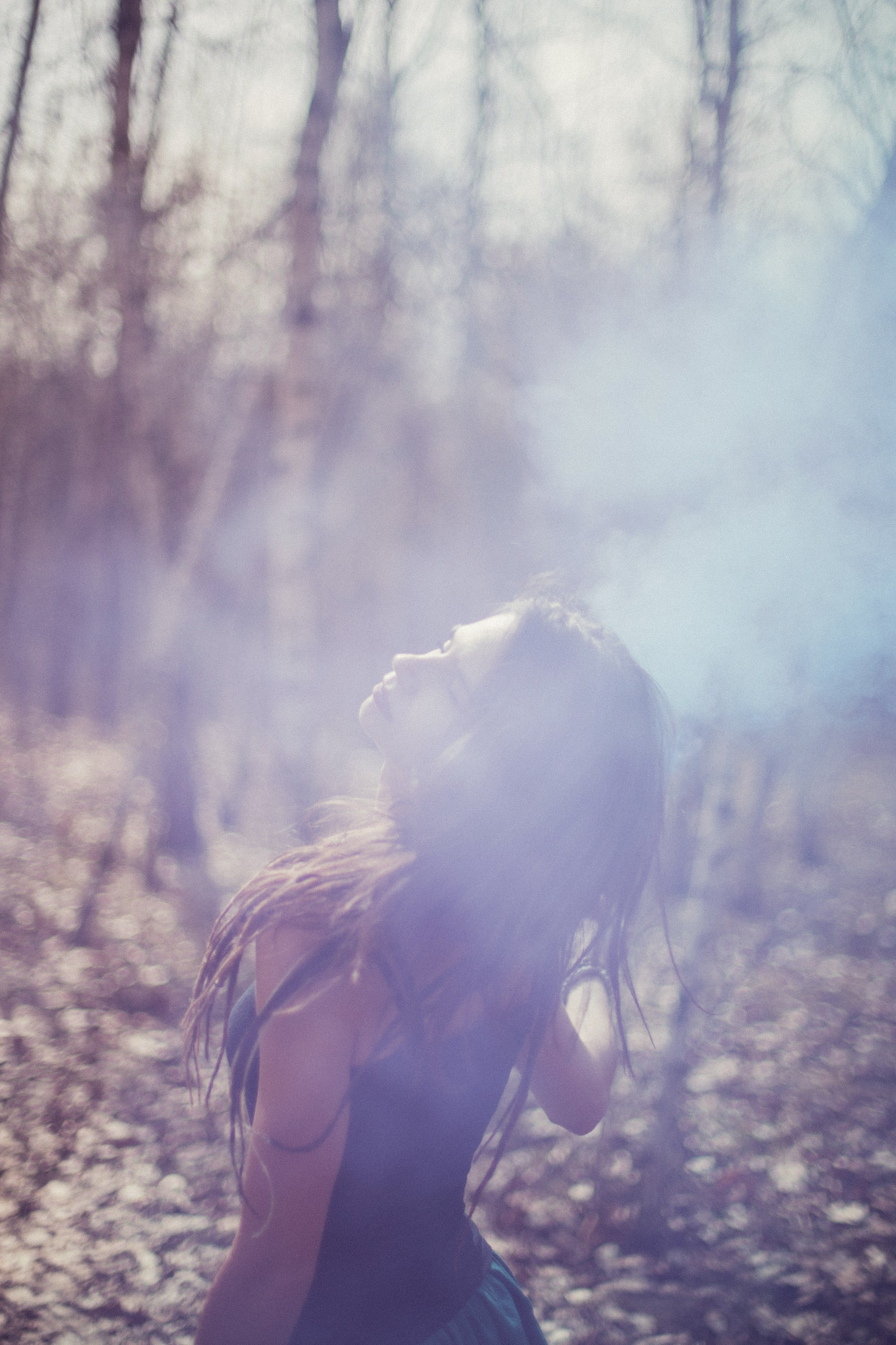 Ксения / лес / Алматы. Фотограф Наталья Гончарова. Снимаю живые портреты в Алматы