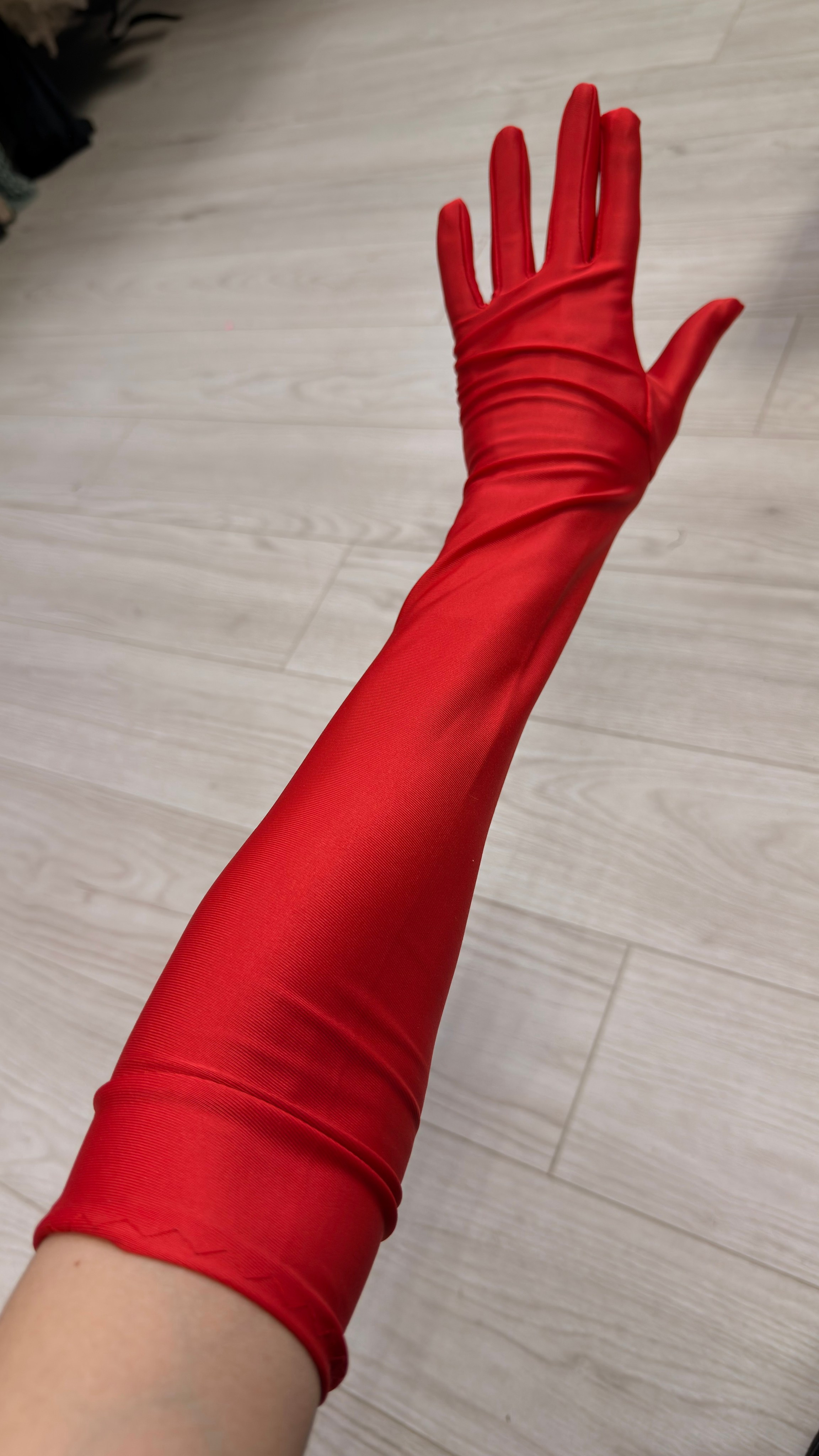 Перчатки в аренду. Аренда костюмов, платьев и реквизита для фотосессий на Камчатке