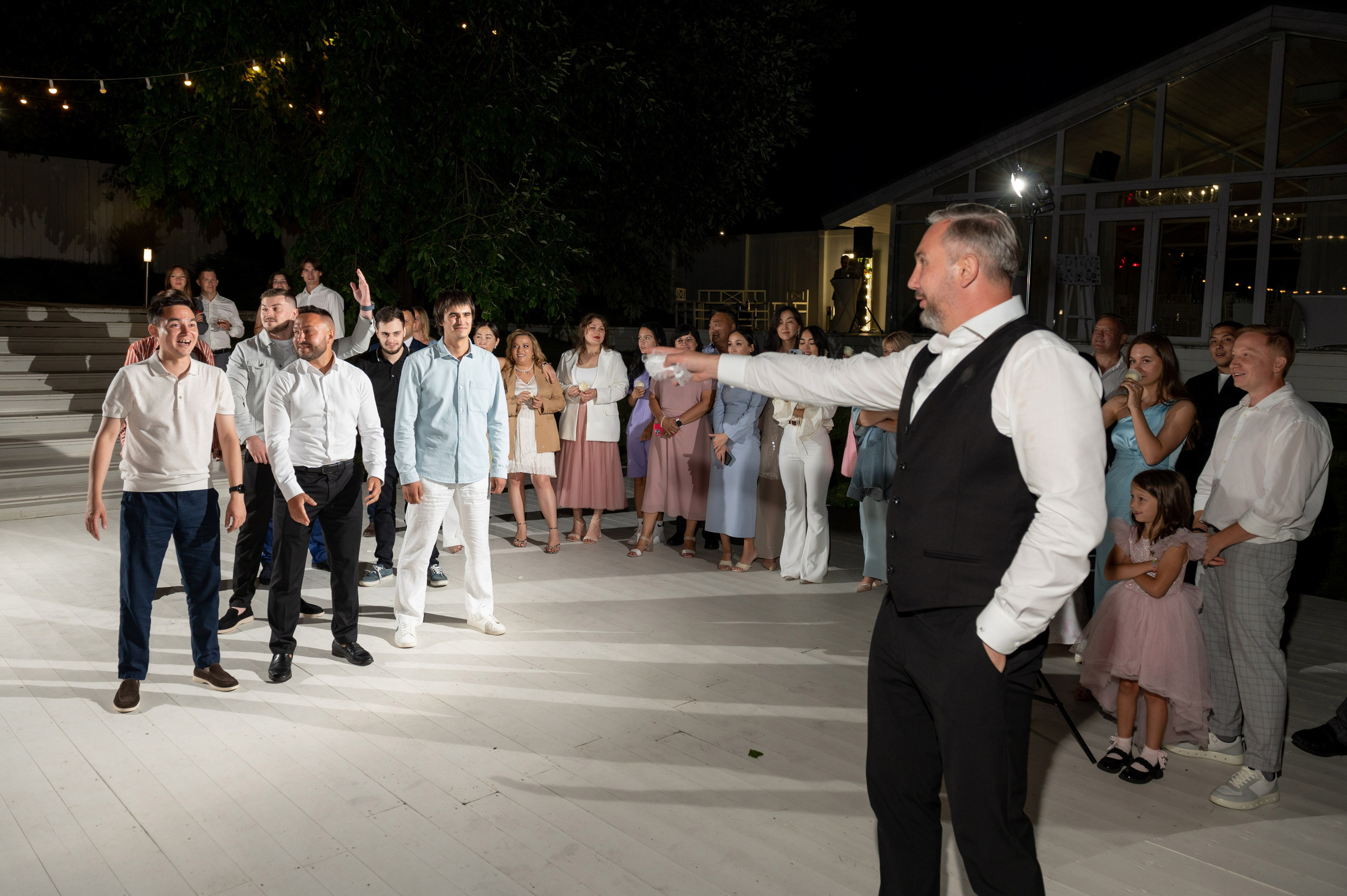 Классическая свадебная фотосессия Аины и Антона по самым красивым местам для свадебной прогулки в Санкт-Петербурге. Портретный, семейный и свадебный фотограф в Санкт-Петербурге и в Пушкине Ширяев Денис