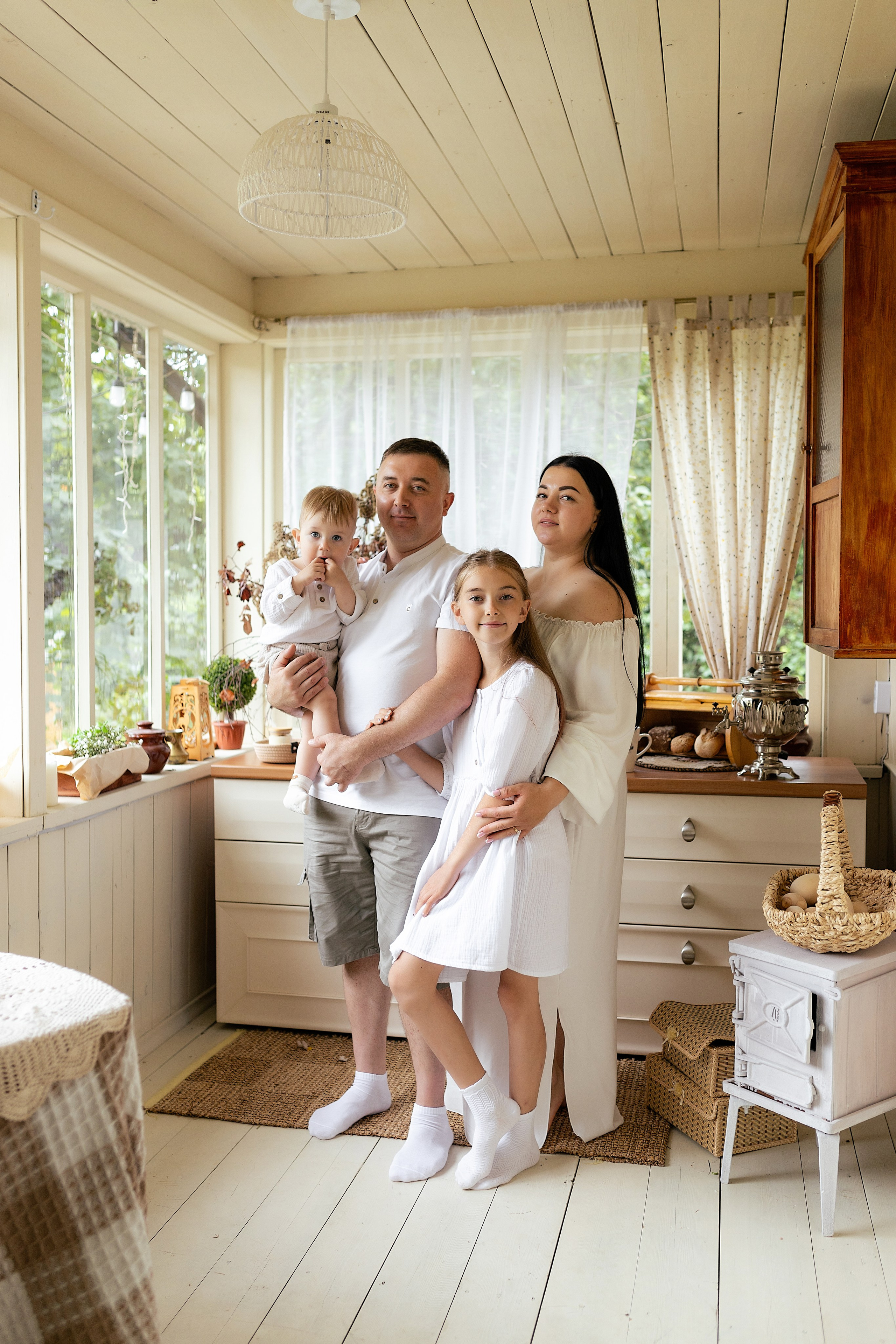 Семейная фотосессия на фотодаче в Купавне. Фотограф в Железнодорожном и Балашихе