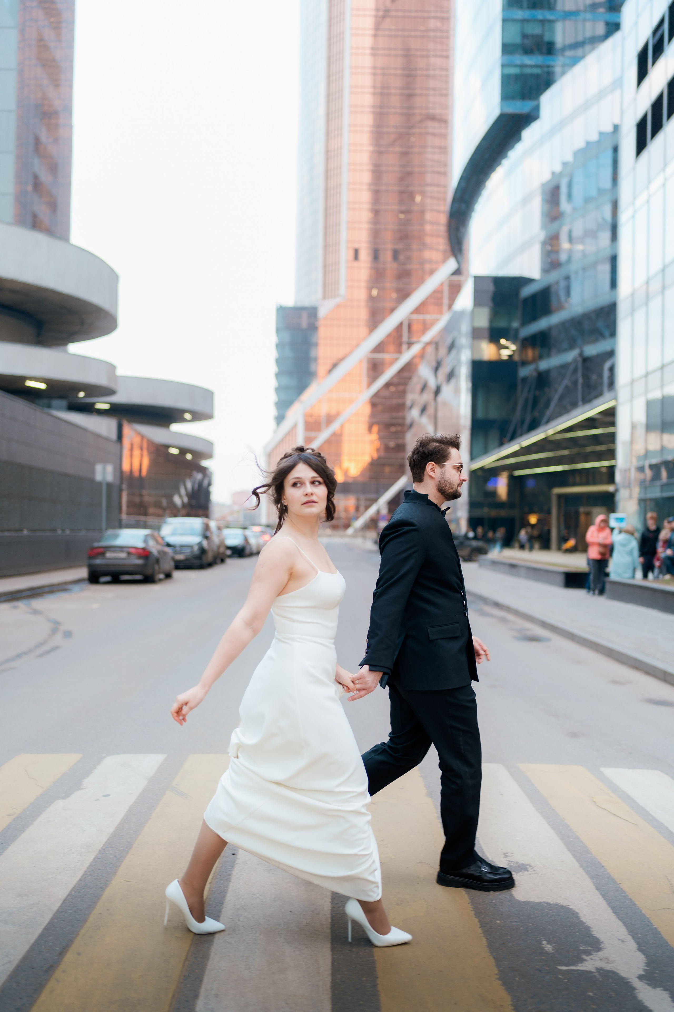 Иван и Виктория. Свадебная прогулка Москва сити. Свадебный фотограф Москва