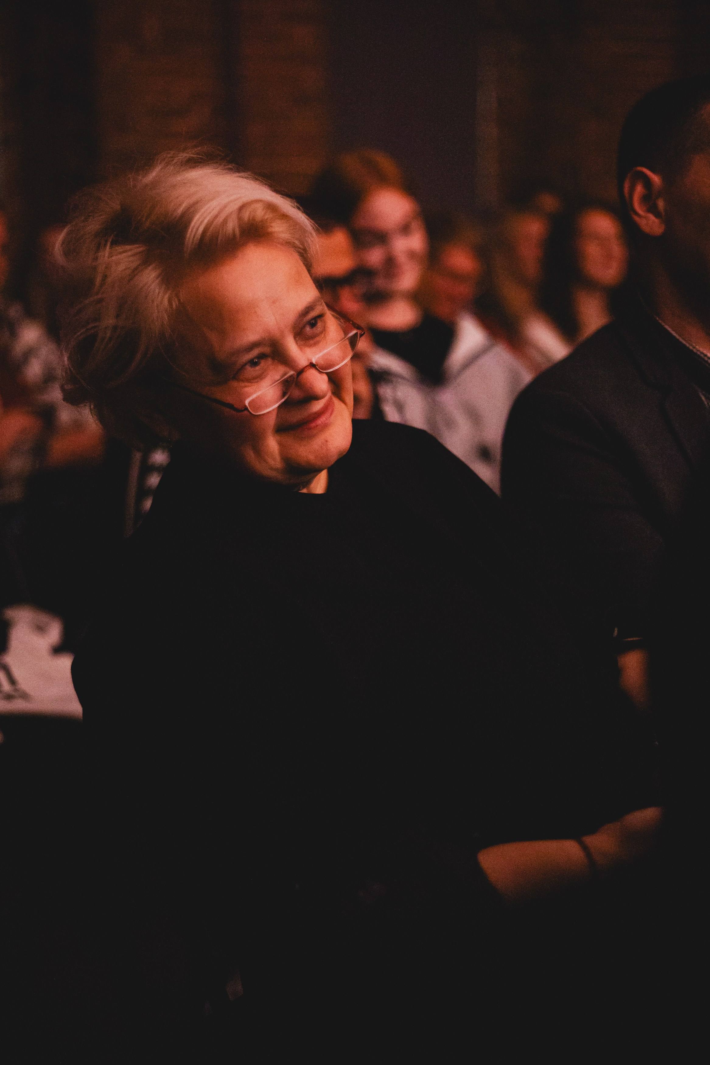 Фотографии стендапа Первой лиги КВН в Перми. Репортажный фотограф в Перми Денис Голдобин