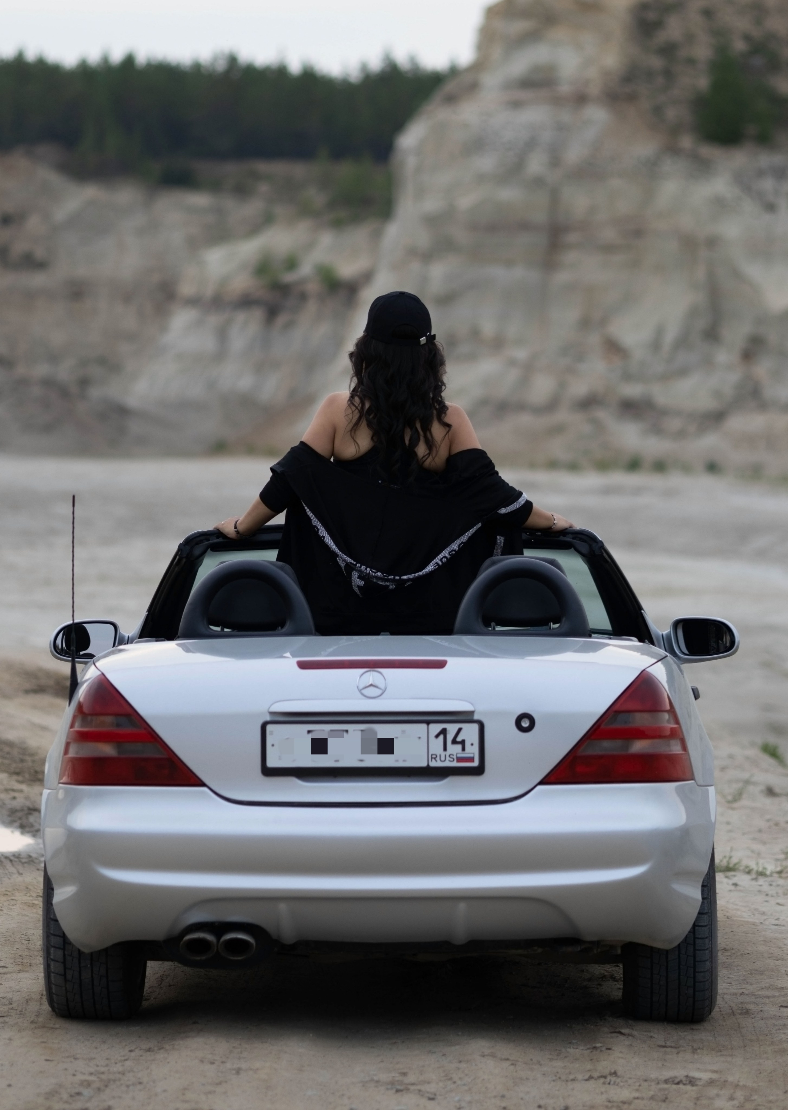 Девушка в машине. Фотограф Якутск Зоя Николаева