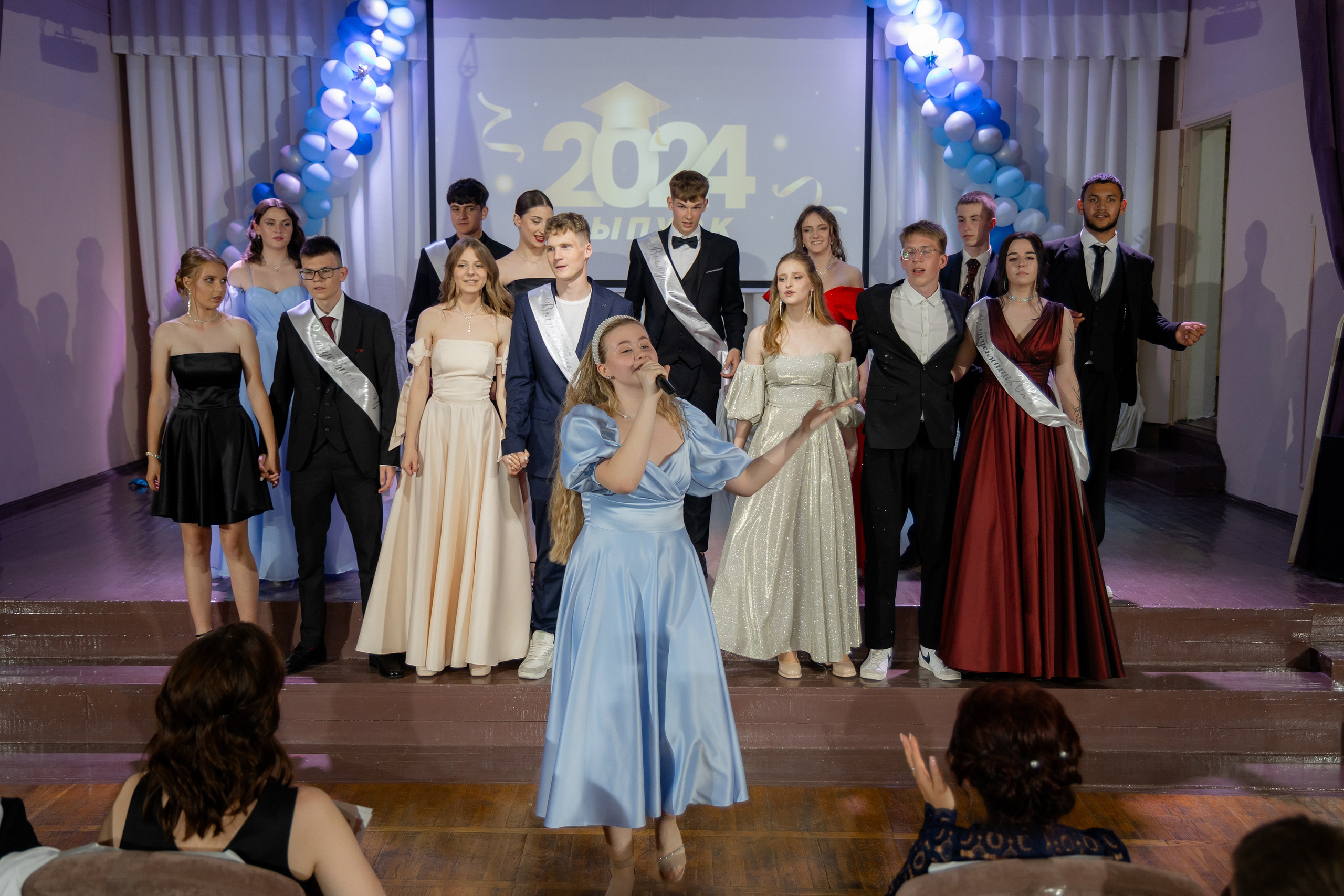 Школьный выпускной 2024 год в Соколе (Минск). Свадебный фотограф в Минске/Беларуси Сергей Спиридонов