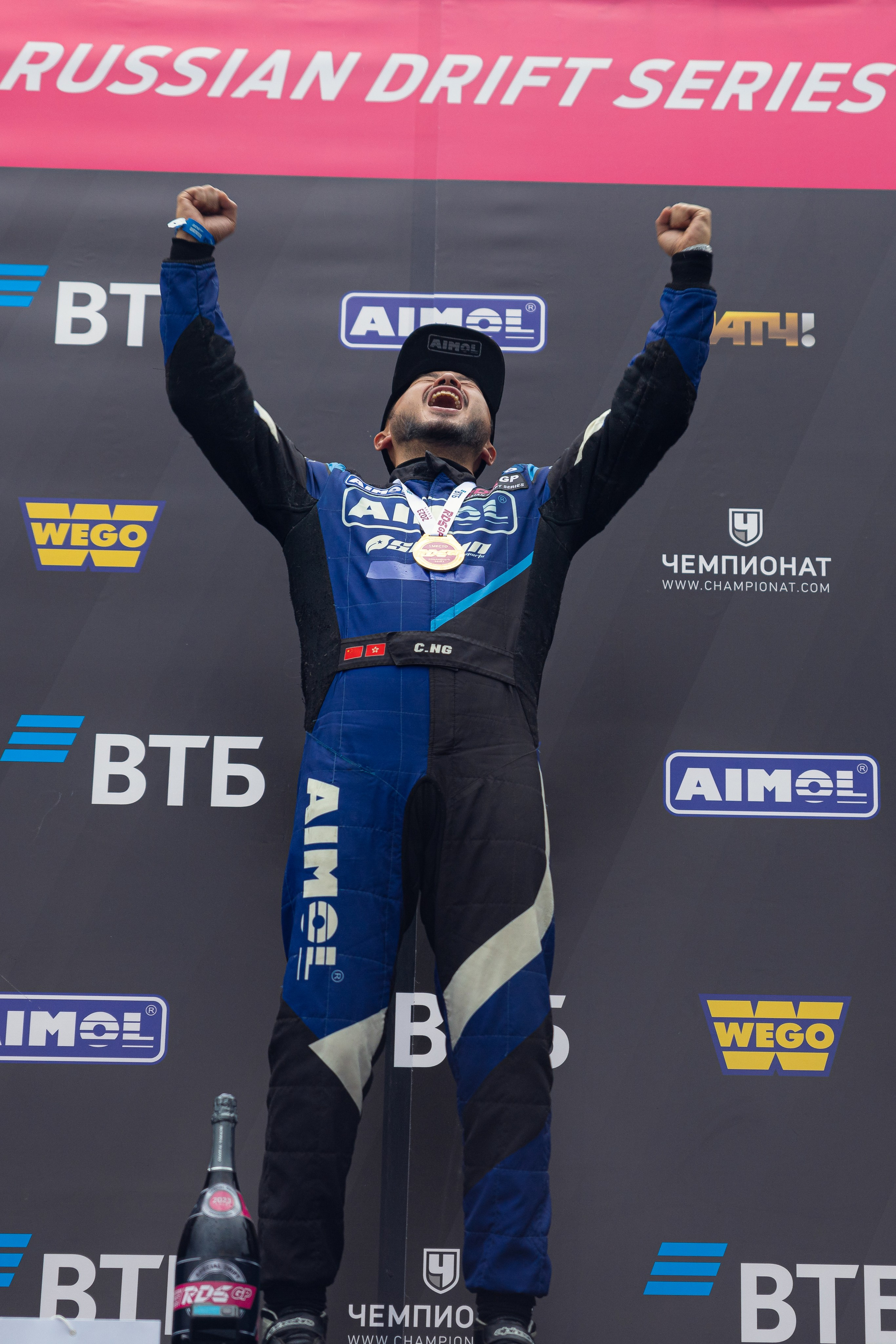 Спорт. Tony Mikhailov