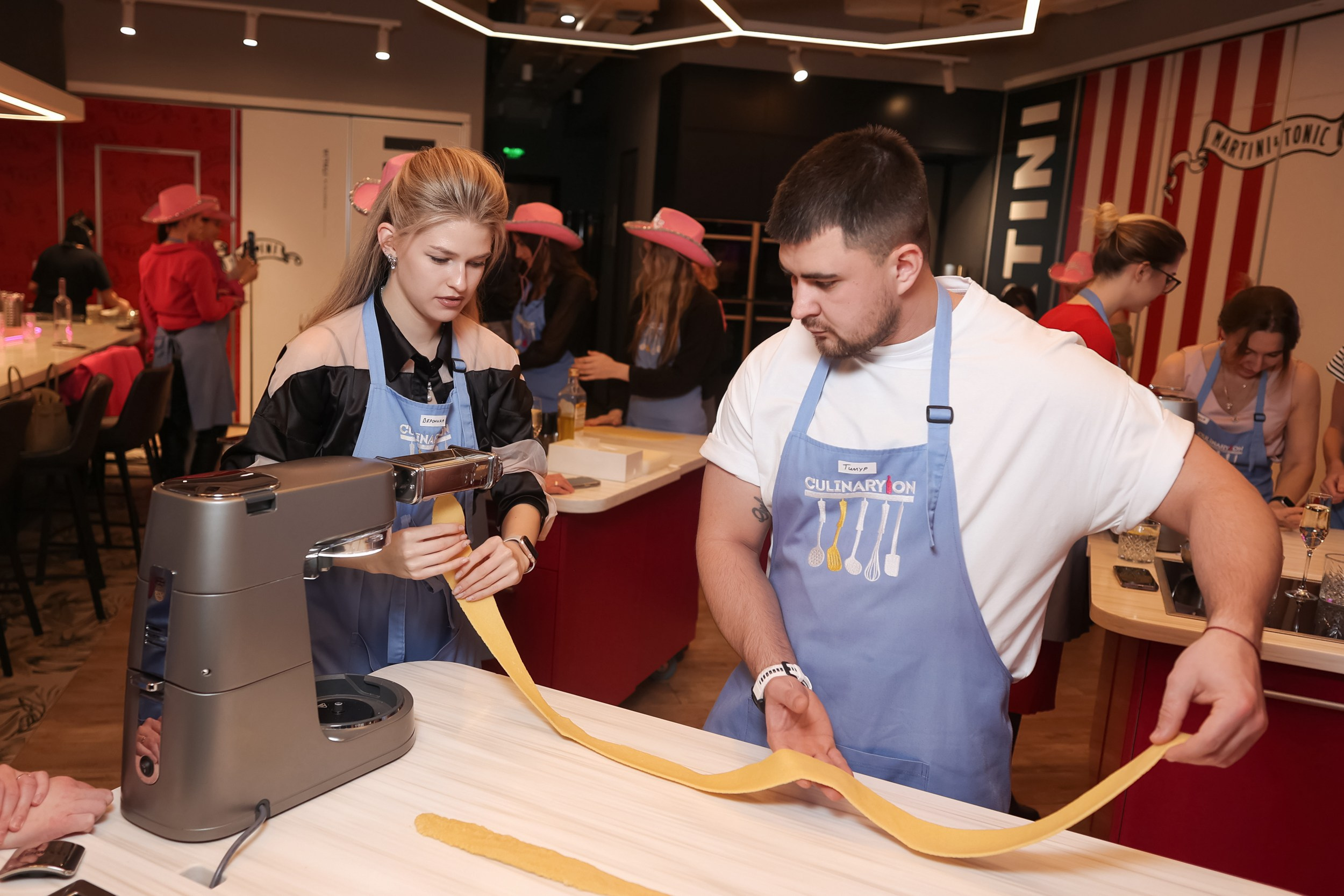 Вечеринка 8 марта в EventyOn. Репортажный фотограф видеограф в Москве Ольга Плаксина