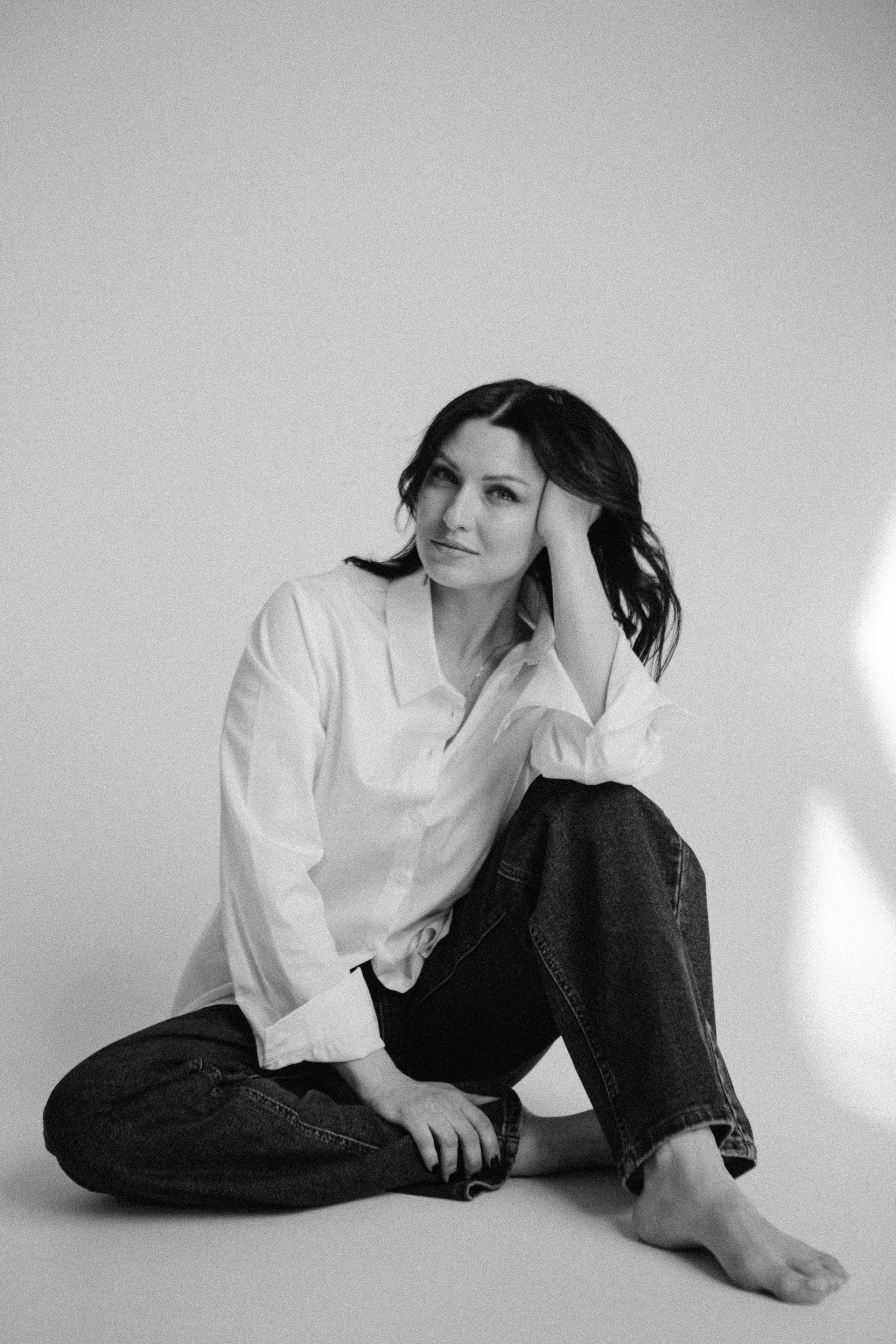 Анна ч/б. Главная