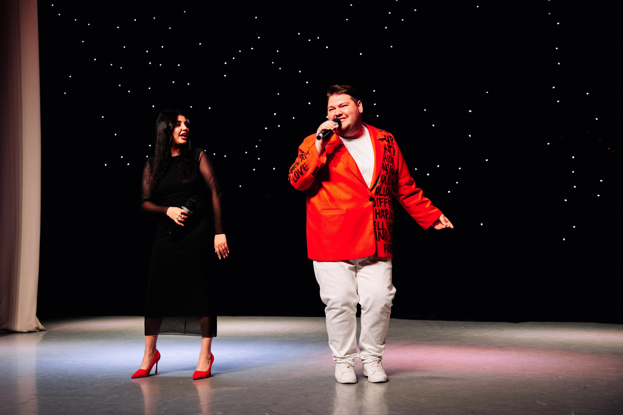 Благотворительный концерт в помощь Артему Сардаряну. Фотограф Артем Севостьянов. Профессиональная фотосъемка в Ногинске, Москве, Московской области и за границей