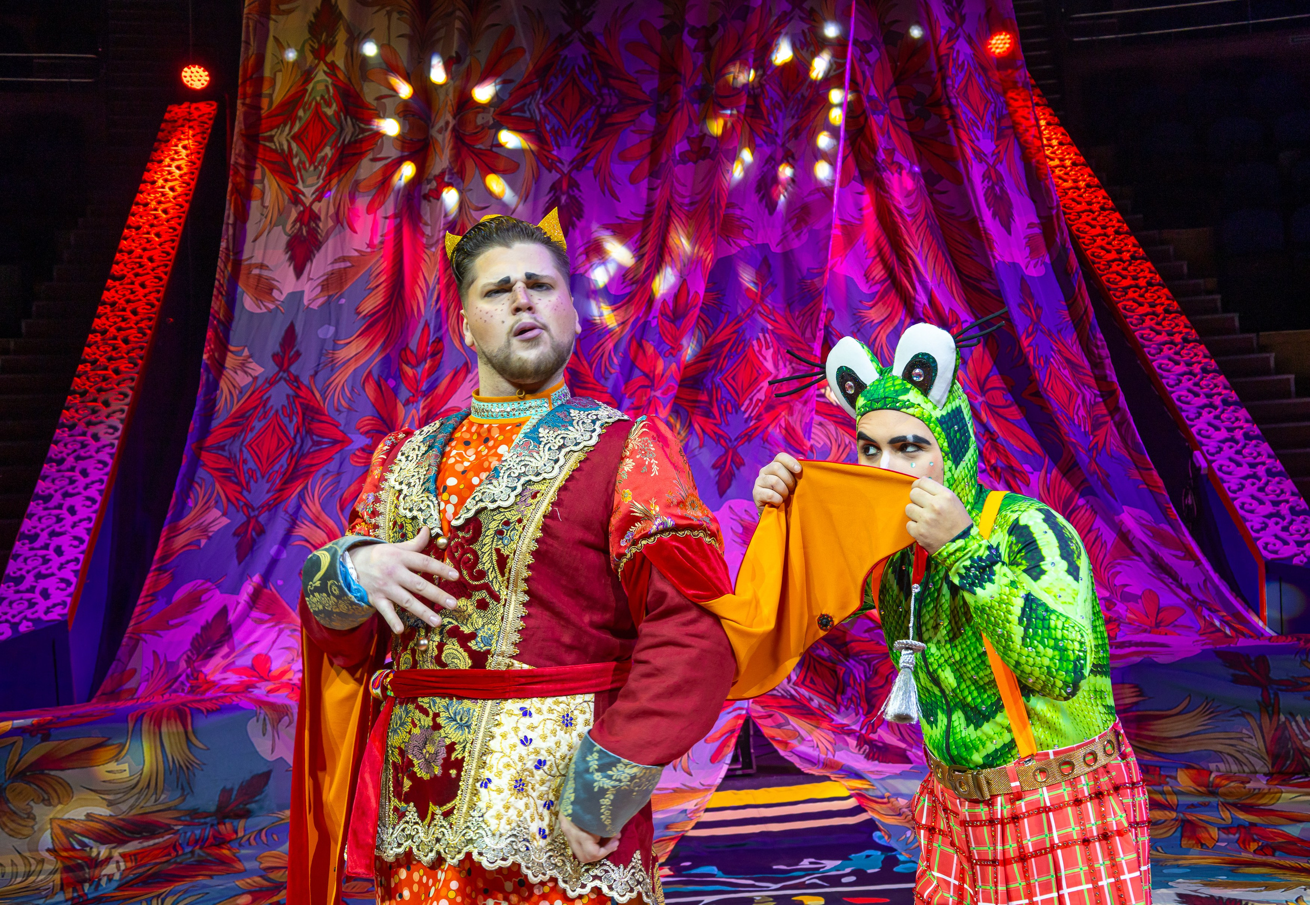 Цирк Жар Птица. Афиша. Семейный и Свадебный фотограф в Сочи