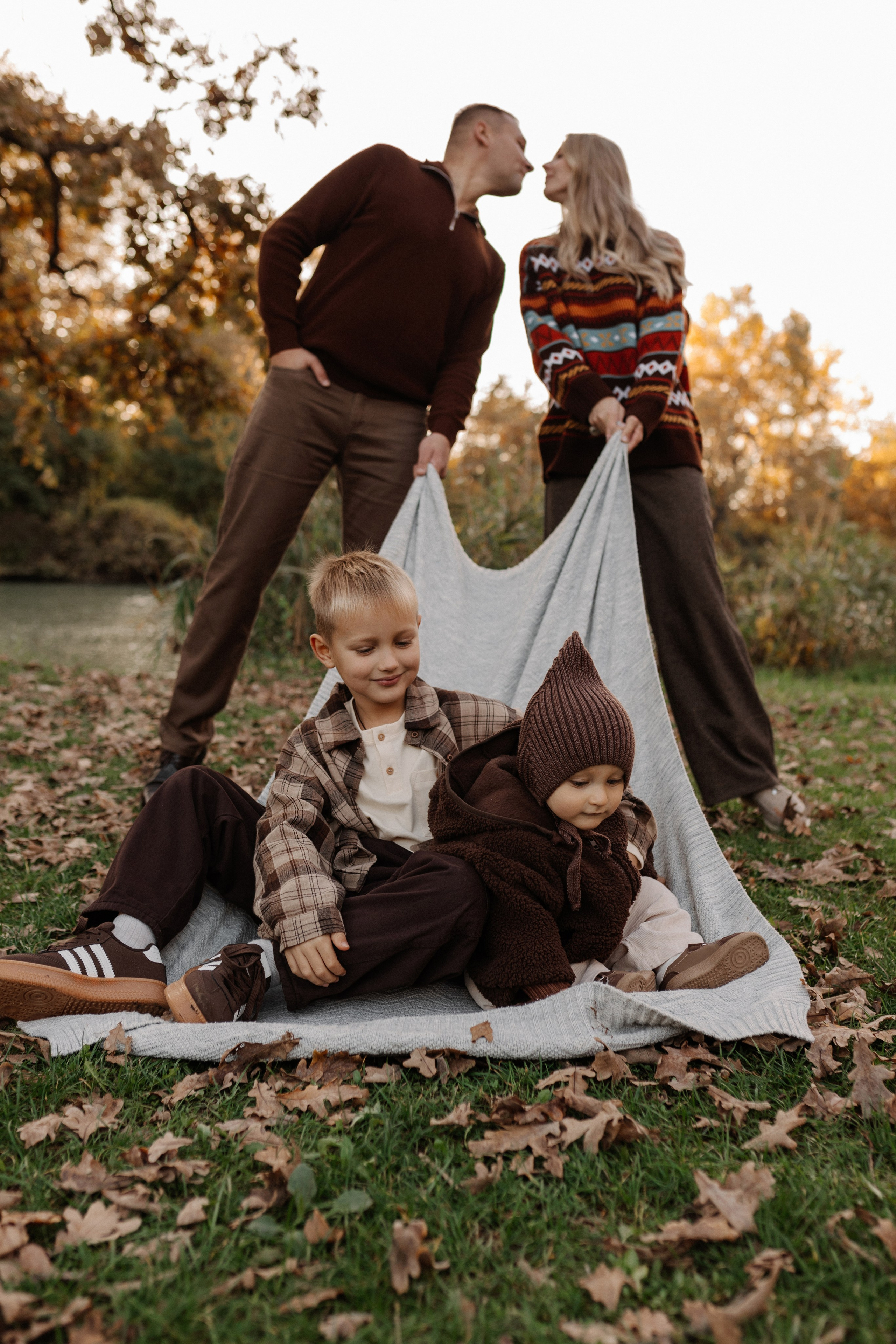 Семейная фотосессия в Краснодаре на природе, фотограф Яна Морева. Семейный фотограф в Краснодаре Яна Морева