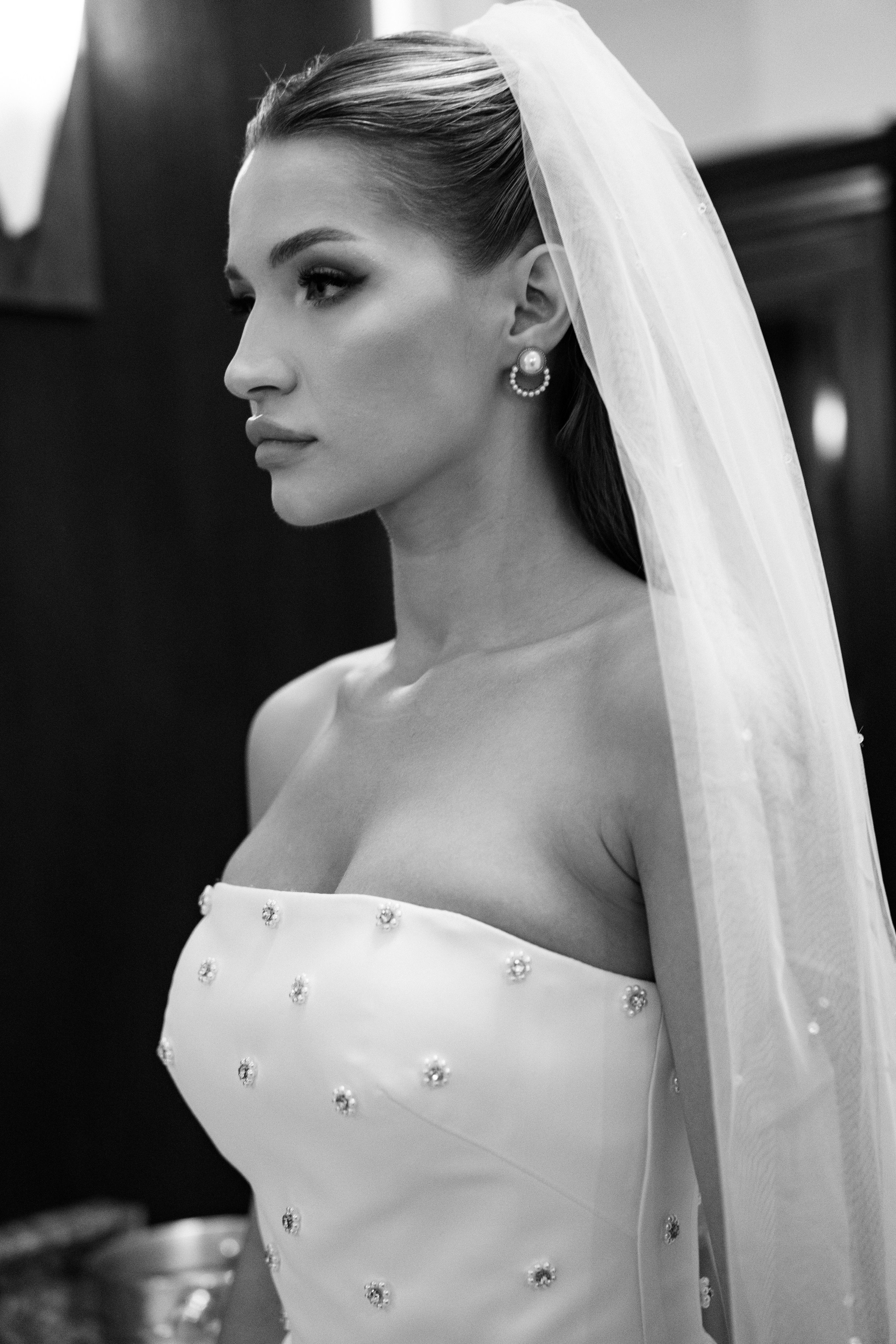 Виктория & Роман. Камерная городская свадьба в видовом ресторане в стиле современная классика. Свадебный фотограф организатор в Санкт-Петербурге Ассоль Опарина