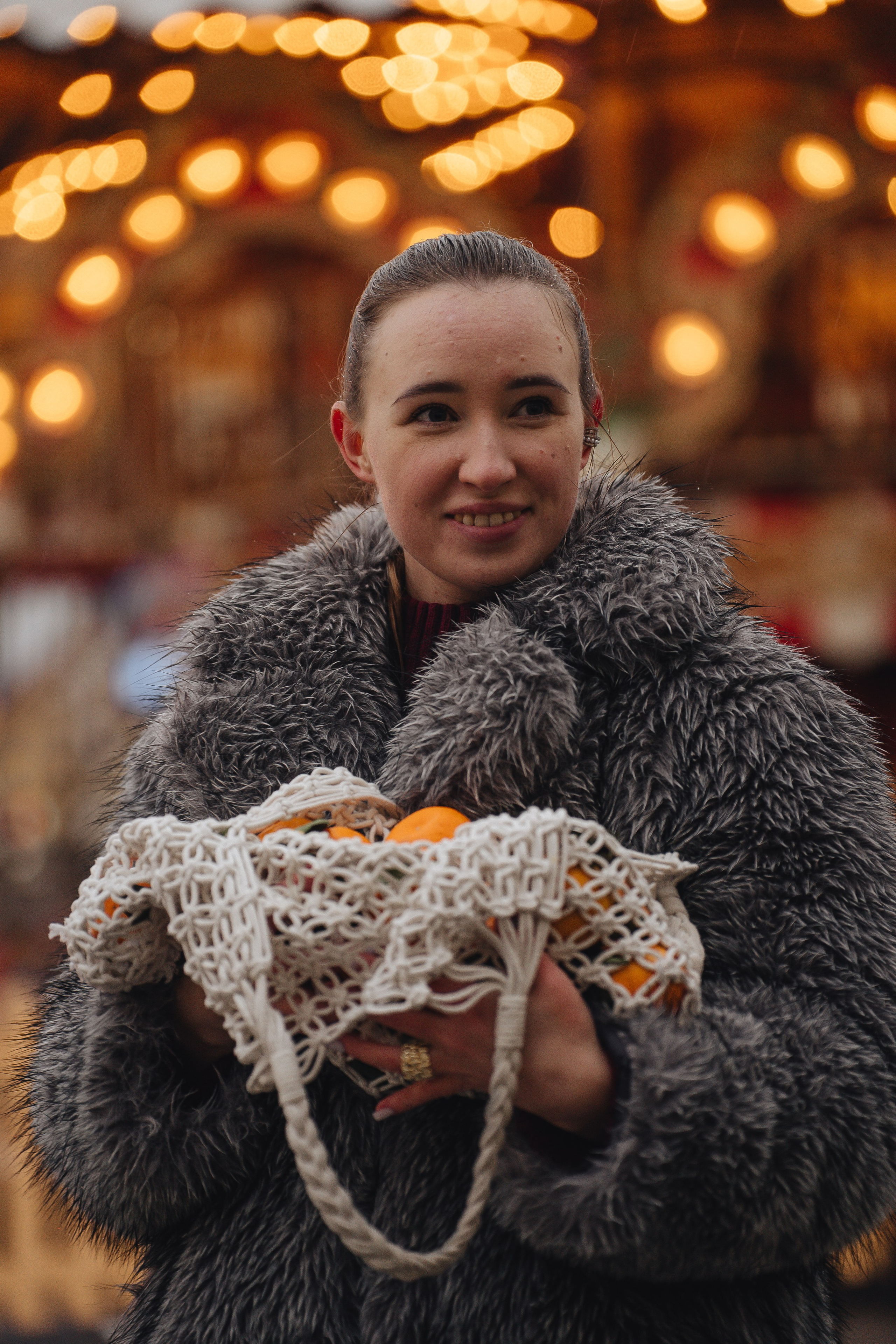 ПРОГУЛКА НА МАНЕЖНОЙ ПЛОЩАДИ ДЛЯ ДЕВУШКИ ПЕРЕД НОВЫМ ГОДОМ (НОВОГОДНЯЯ ФОТОСЕССИИЯ НА МАНЕЖНОЙ ПЛОЩАДИ). Профессиональный фотограф, Санкт-Петербург — Виктория Богомолова