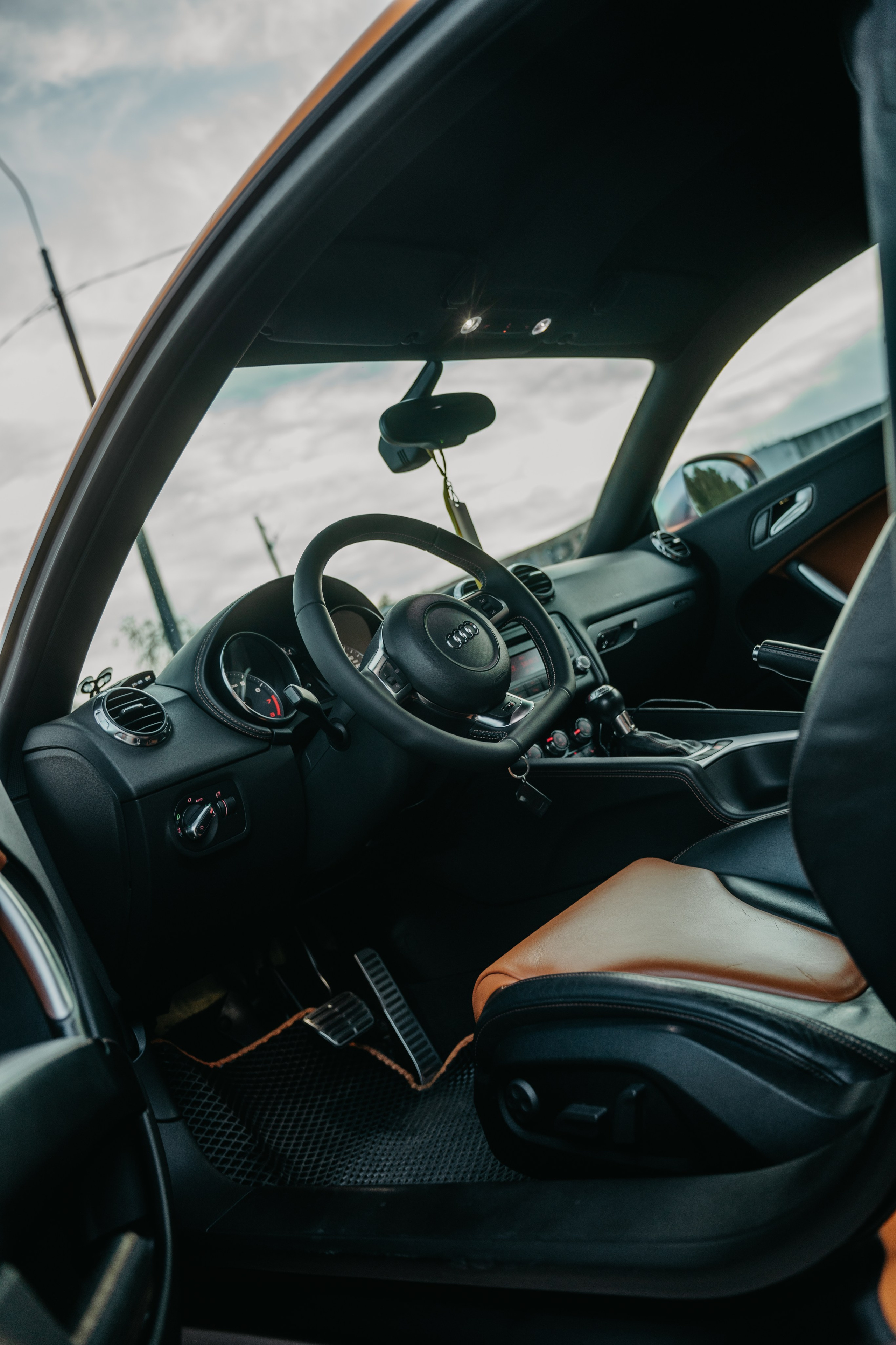 Audi TTs. Фотограф, видеограф и пилот дрона на Байкале