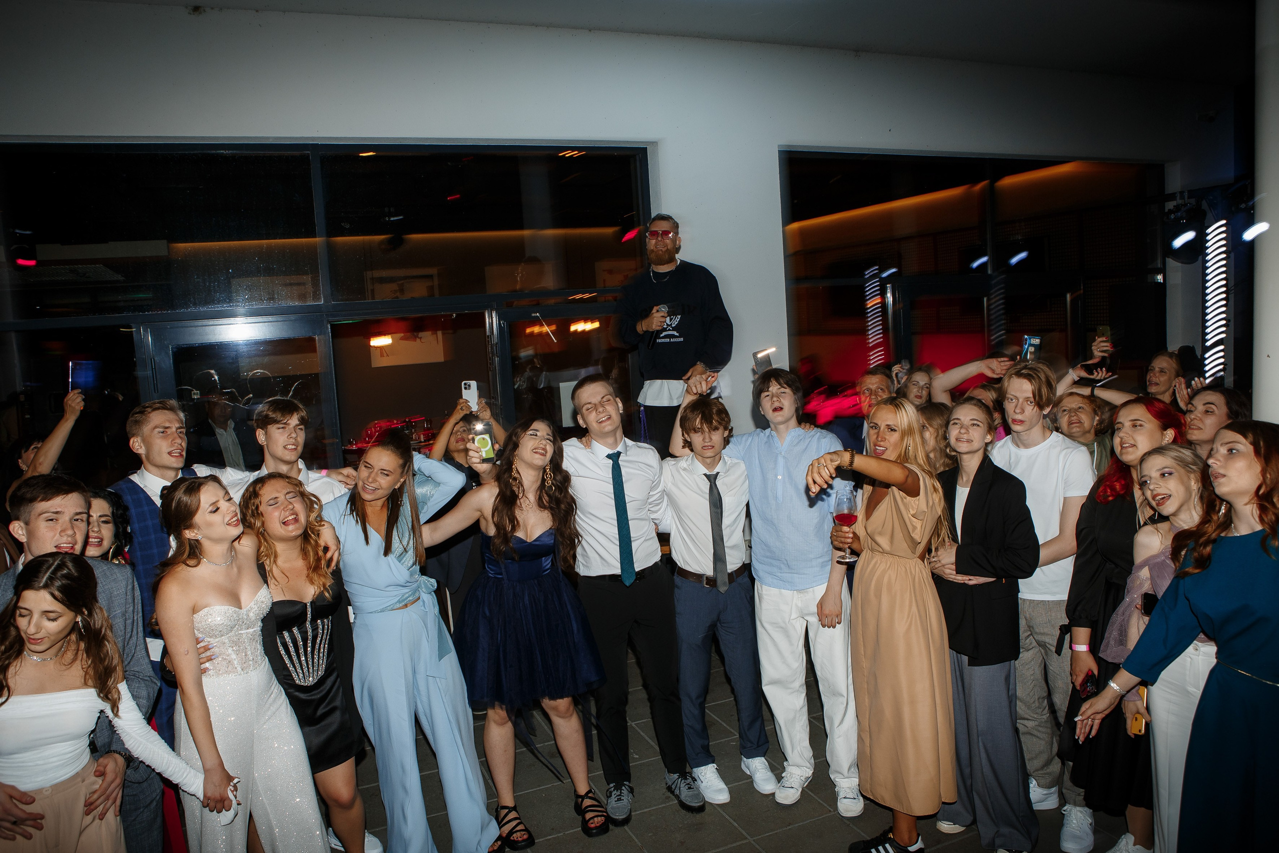 Выпускной Гимназия 12 2024 OpenHouse. Свадебный и портретный Фотограф в Липецке Дмитрий Котюков