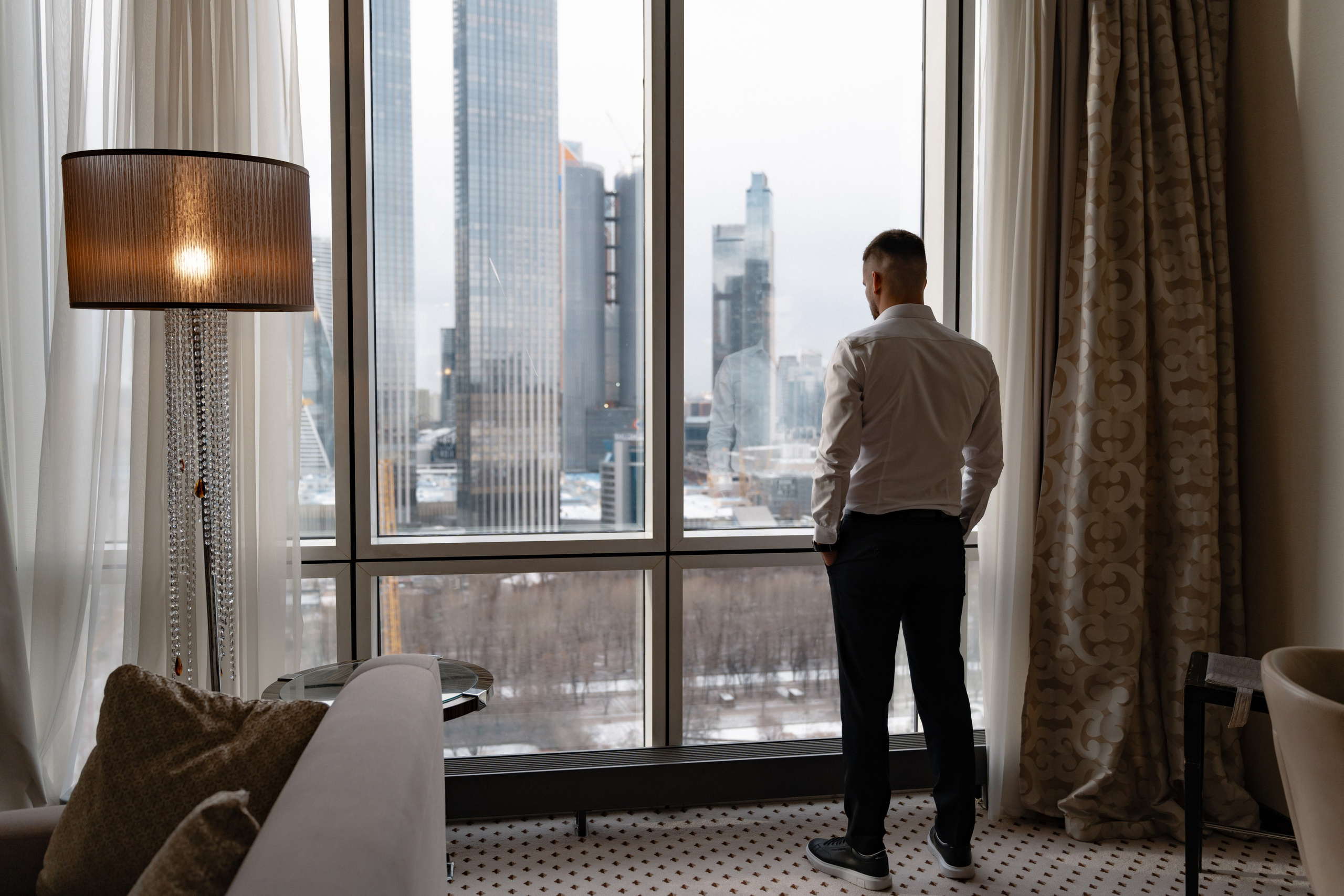 Свадебная фотосессия в отеле Plaza Garden Moscow WTC