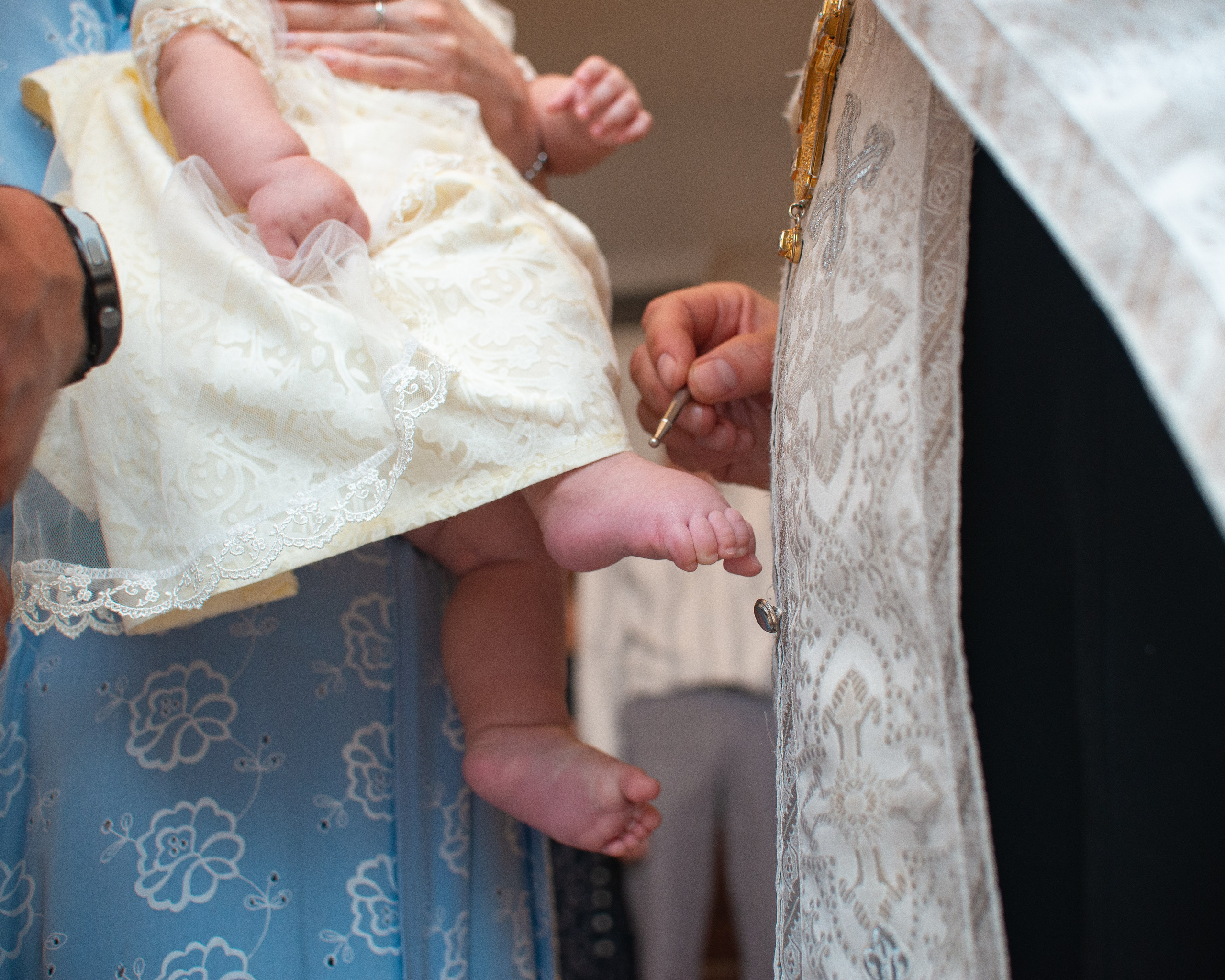 Крещение Машеньки в хр.Преображения Господня. Семейный фотограф на выписку из роддома и крещение Минск Настя Гришук