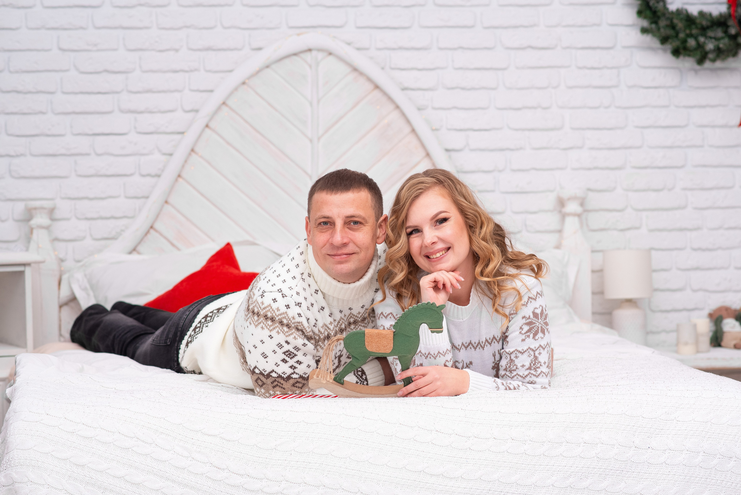 Новогодняя семья Натальи. Семейный фотограф на выписку из роддома и крещение Минск Настя Гришук