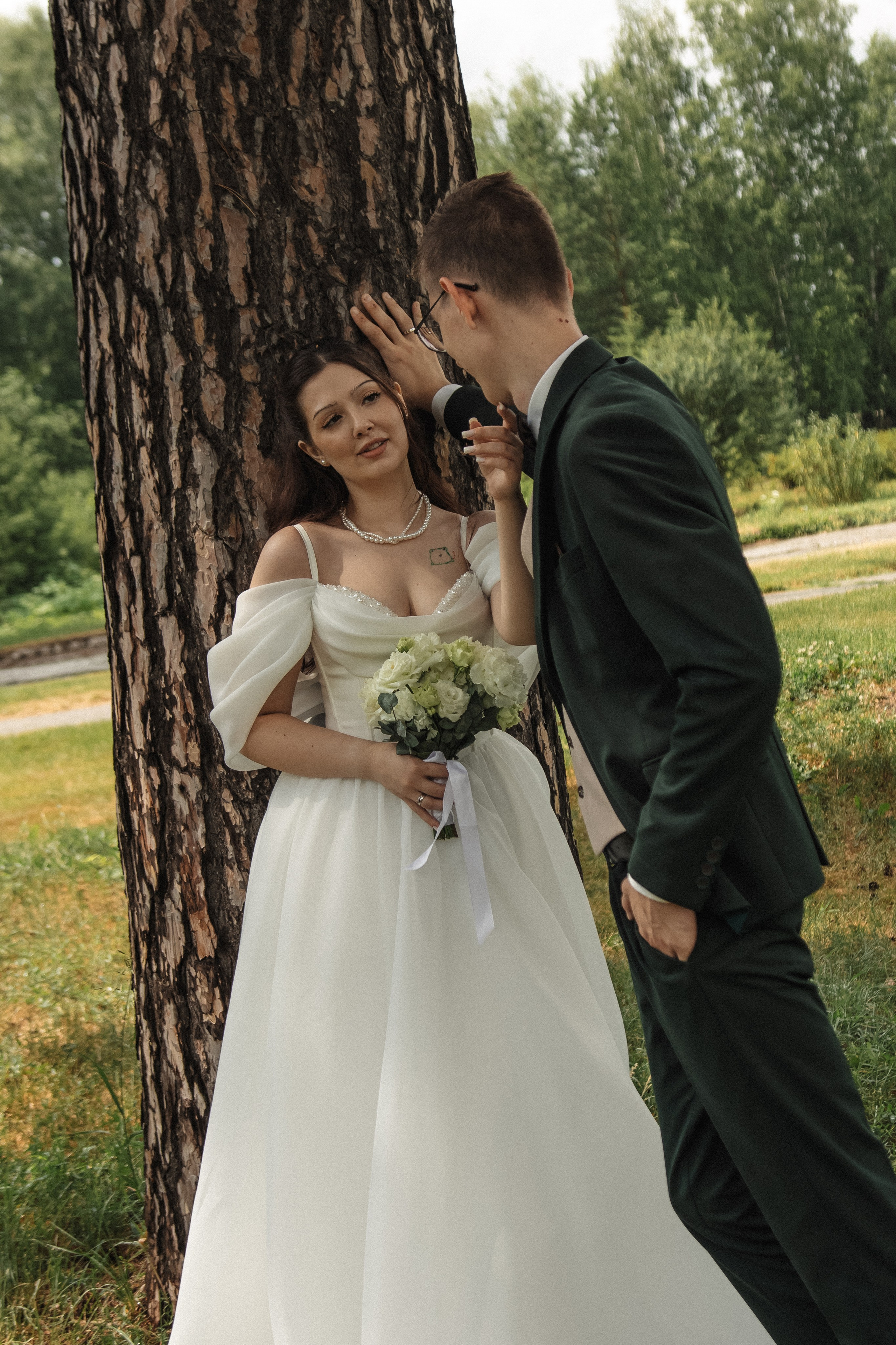 Арина и Александр Ботанический сад, ЗАГС Центральный. Фотограф Новосибирск