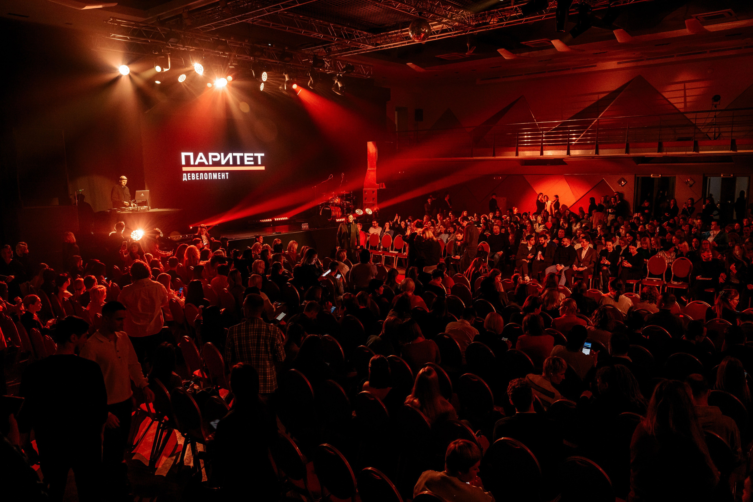 ПАРИТЕТ. Максим Комаров — Профессиональный фотограф