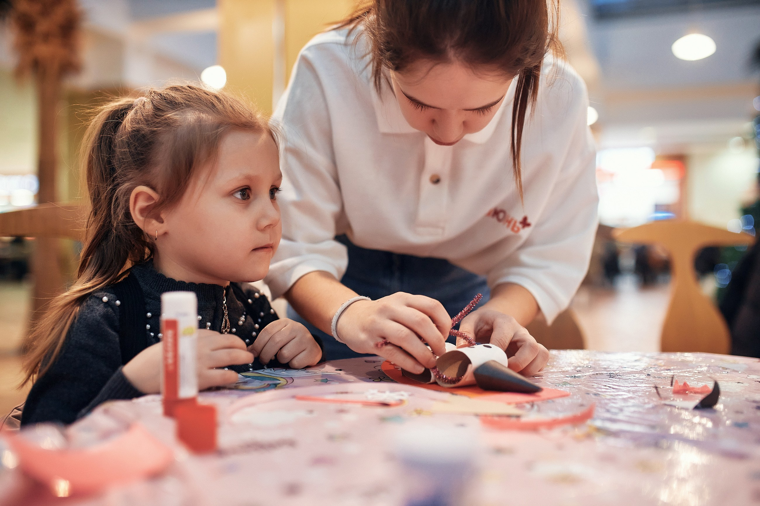 Детский новогодний праздник в ТЦ Июнь. Семейный и репортажной фотограф в Красноярске и Москве Виктор Бабинцев