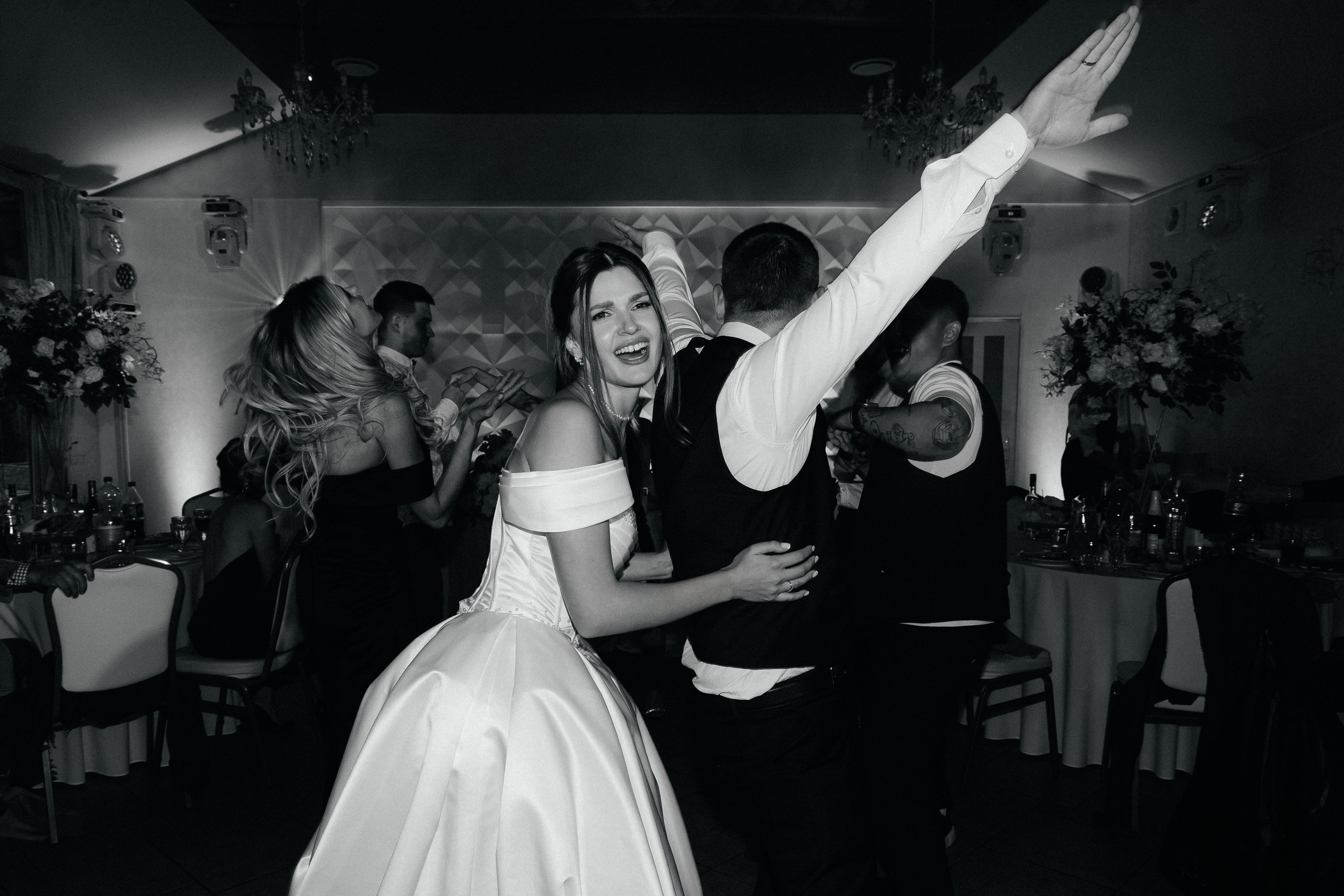 Свадебная фотосессия Анастасии и Игоря в Усадьбе Легенда. Свадебный фотограф в Минске/Беларуси Сергей Спиридонов