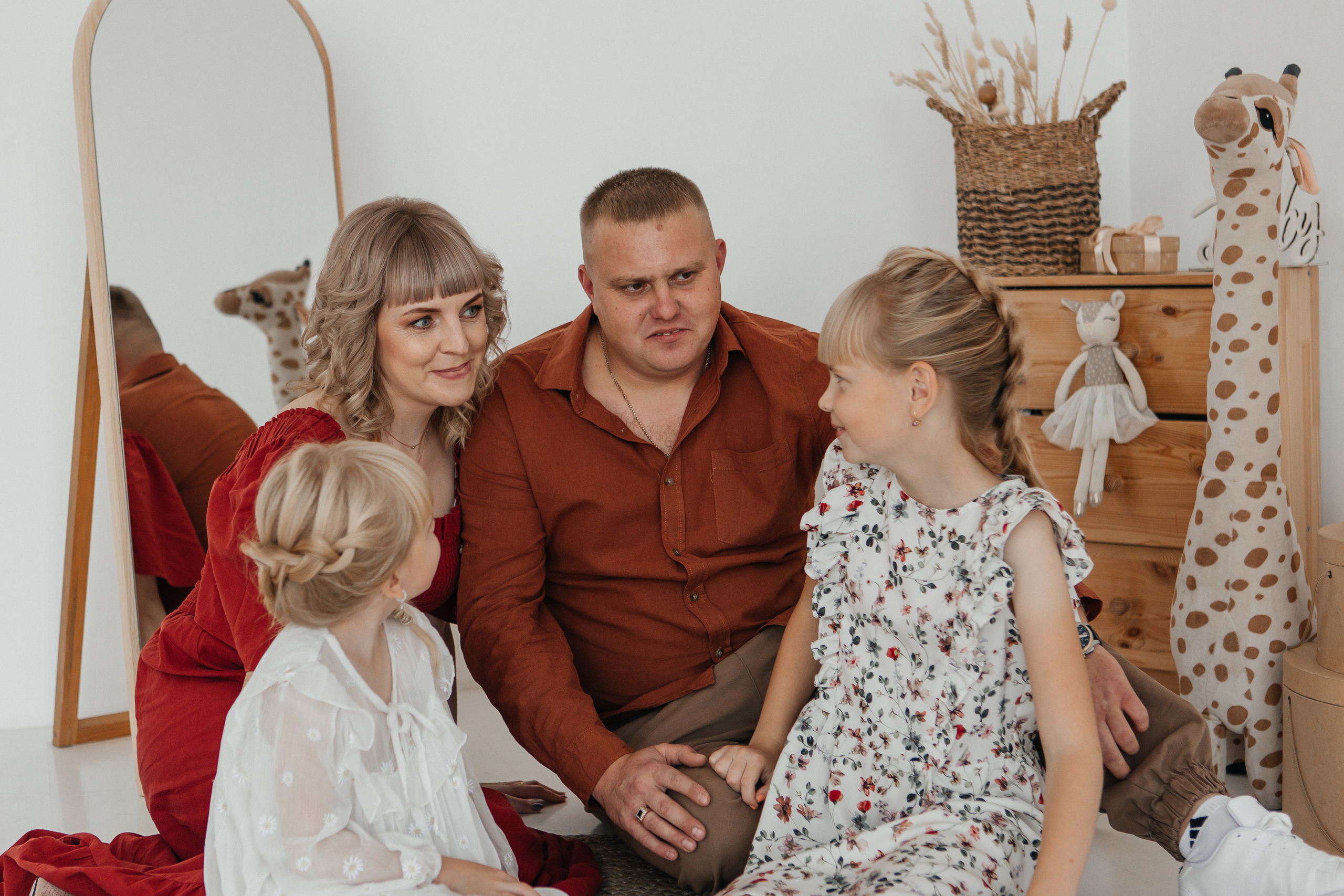 Семейная фотосессия в студии. Дарья Белякова. Свадебный, детский и семейный фотограф в городе Бийск