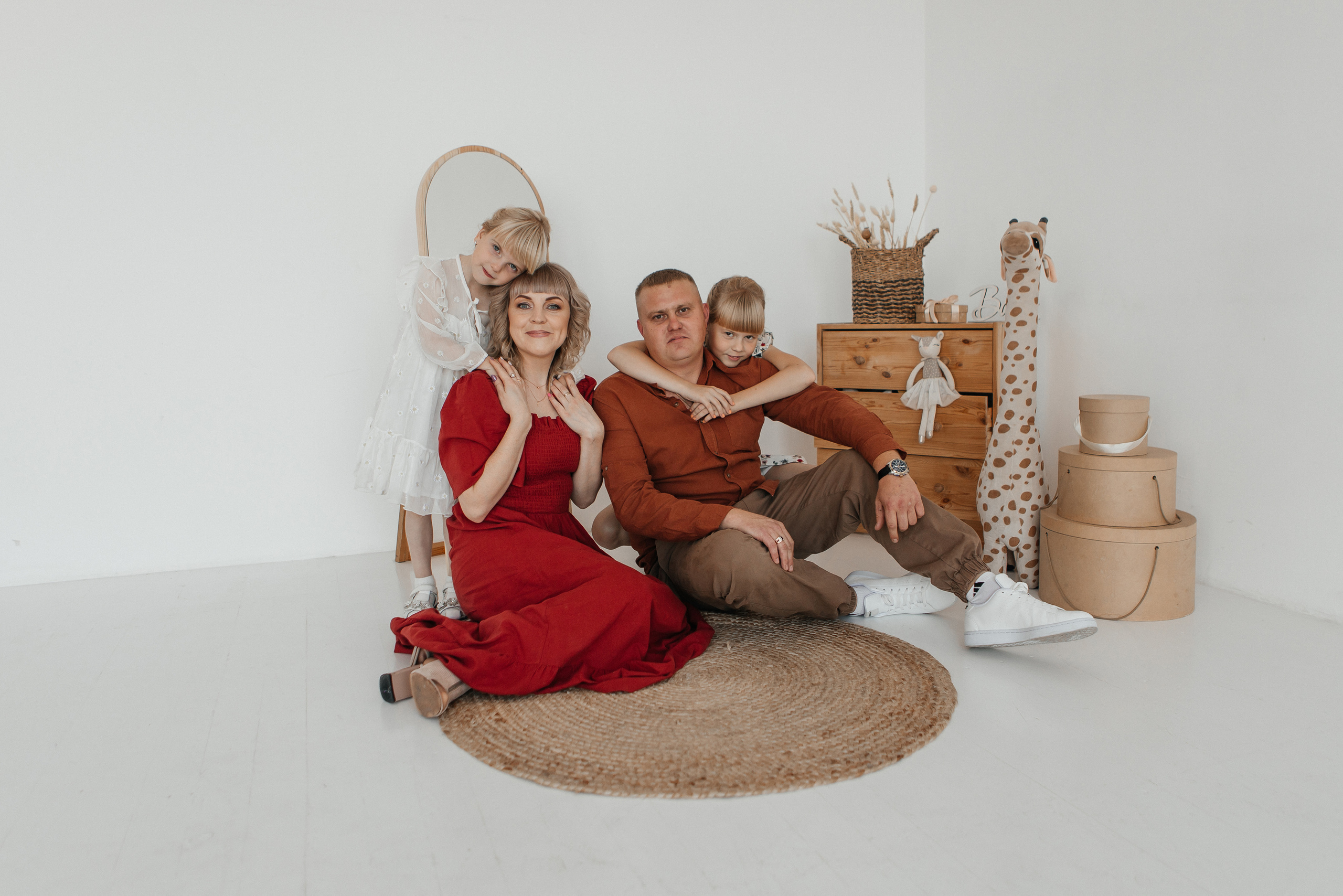 Семейная фотосессия в студии. Дарья Белякова. Свадебный, детский и семейный фотограф в городе Бийск