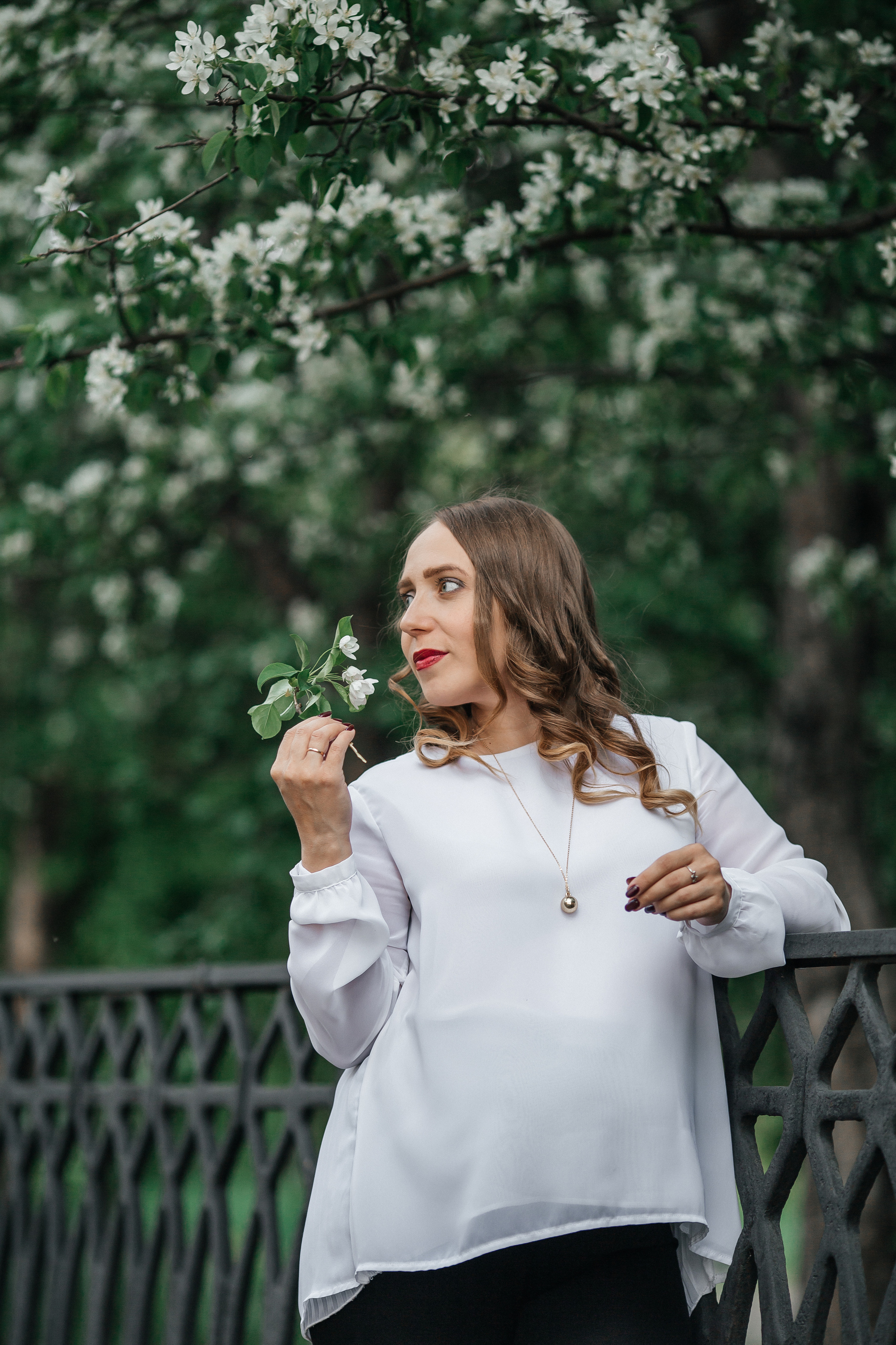 Фотосессия в цвету. Дарья Белякова. Свадебный, детский и семейный фотограф в городе Бийск