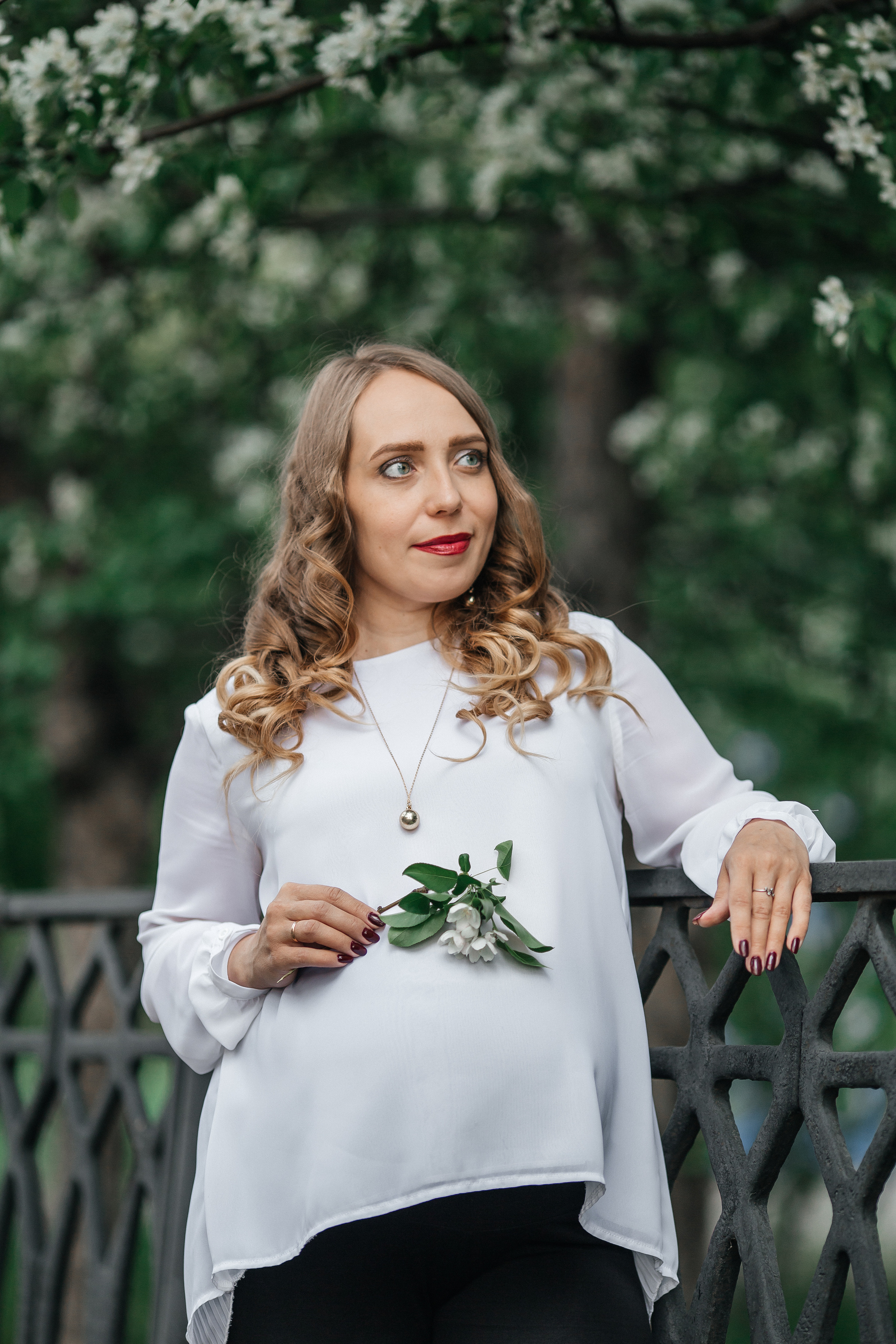 Фотосессия в цвету. Дарья Белякова. Свадебный, детский и семейный фотограф в городе Бийск