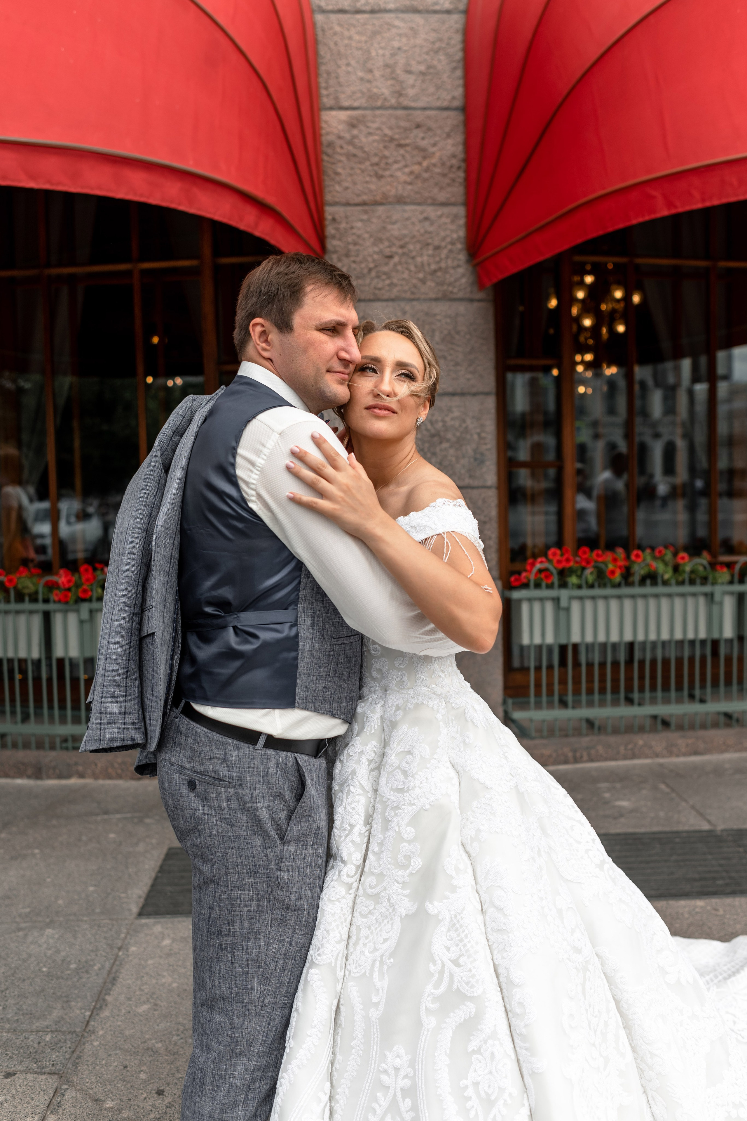 Анастасия и Игорь (фотосессия во Втором Дворце Бракосочетания, Польский сад, здание городской Ратуши). Портретный, семейный и свадебный фотограф в Санкт-Петербурге и в Пушкине Ширяев Денис