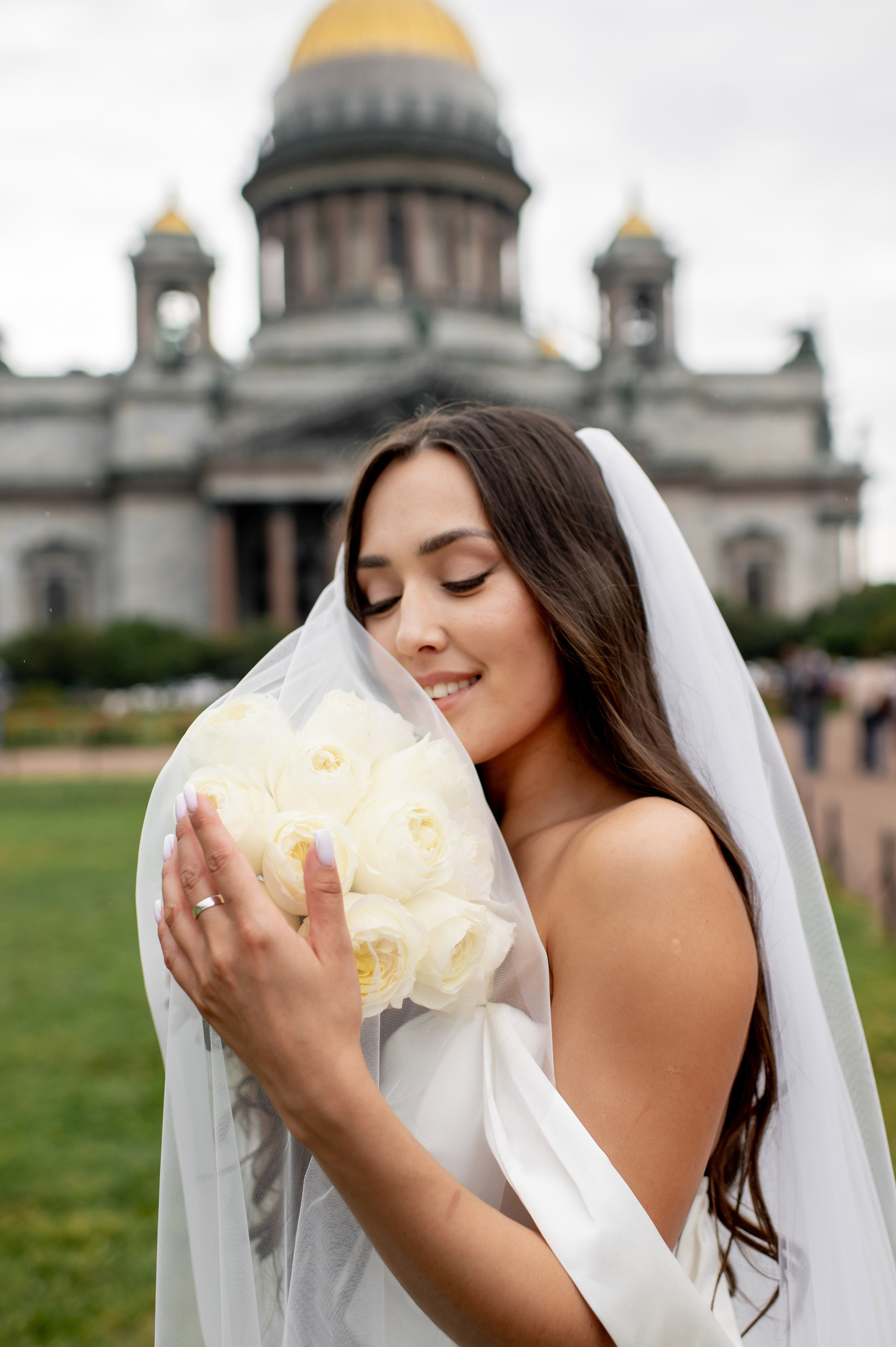 Классическая свадебная фотосессия Аины и Антона по самым красивым местам для свадебной прогулки в Санкт-Петербурге. Портретный, семейный и свадебный фотограф в Санкт-Петербурге и в Пушкине Ширяев Денис