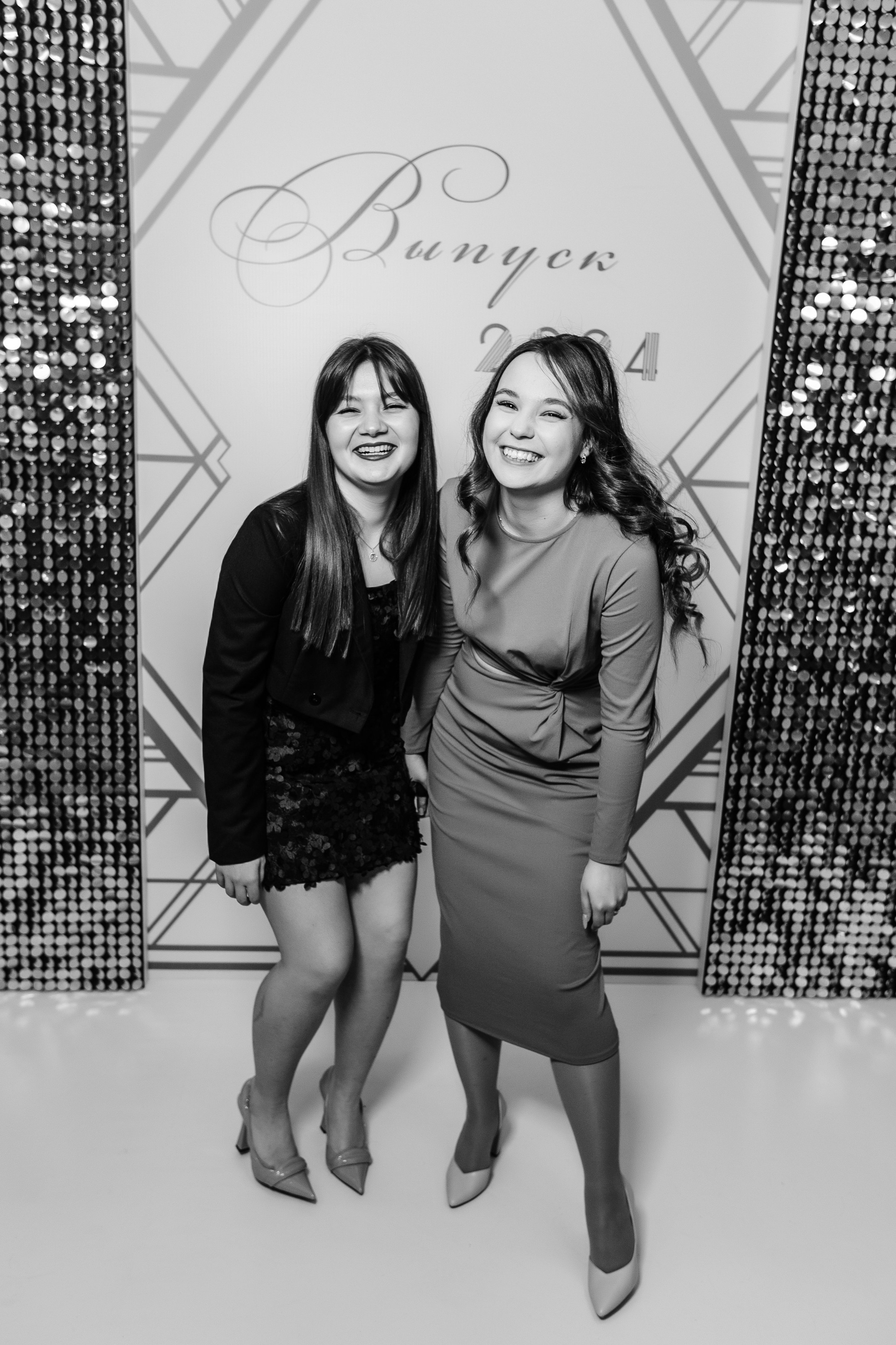 Выпускной Гимназия 1. Роман Урумбаев фотограф Нижневартовск