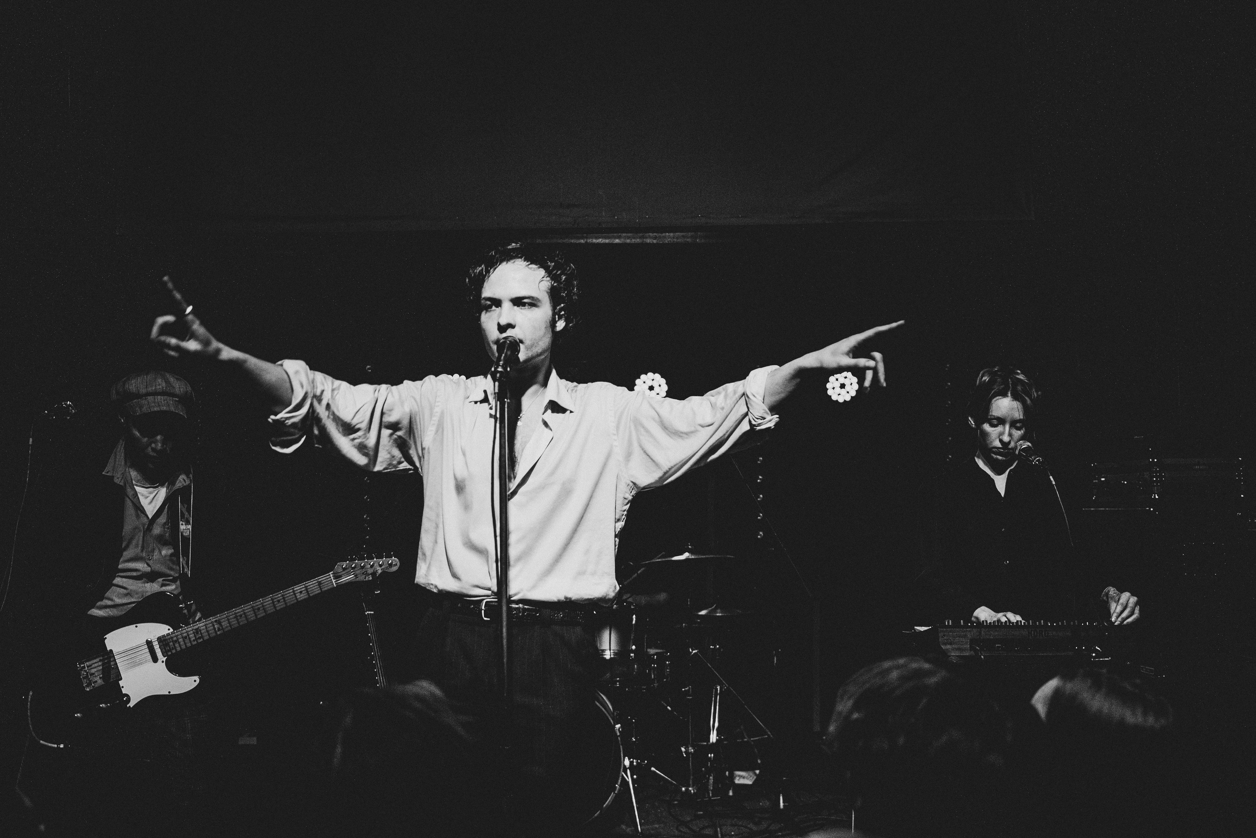 Диктофон. Фотограф для музыкантов, фотограф на концерт, концертный фотограф, съемка концерта, бэкстейдж фотограф