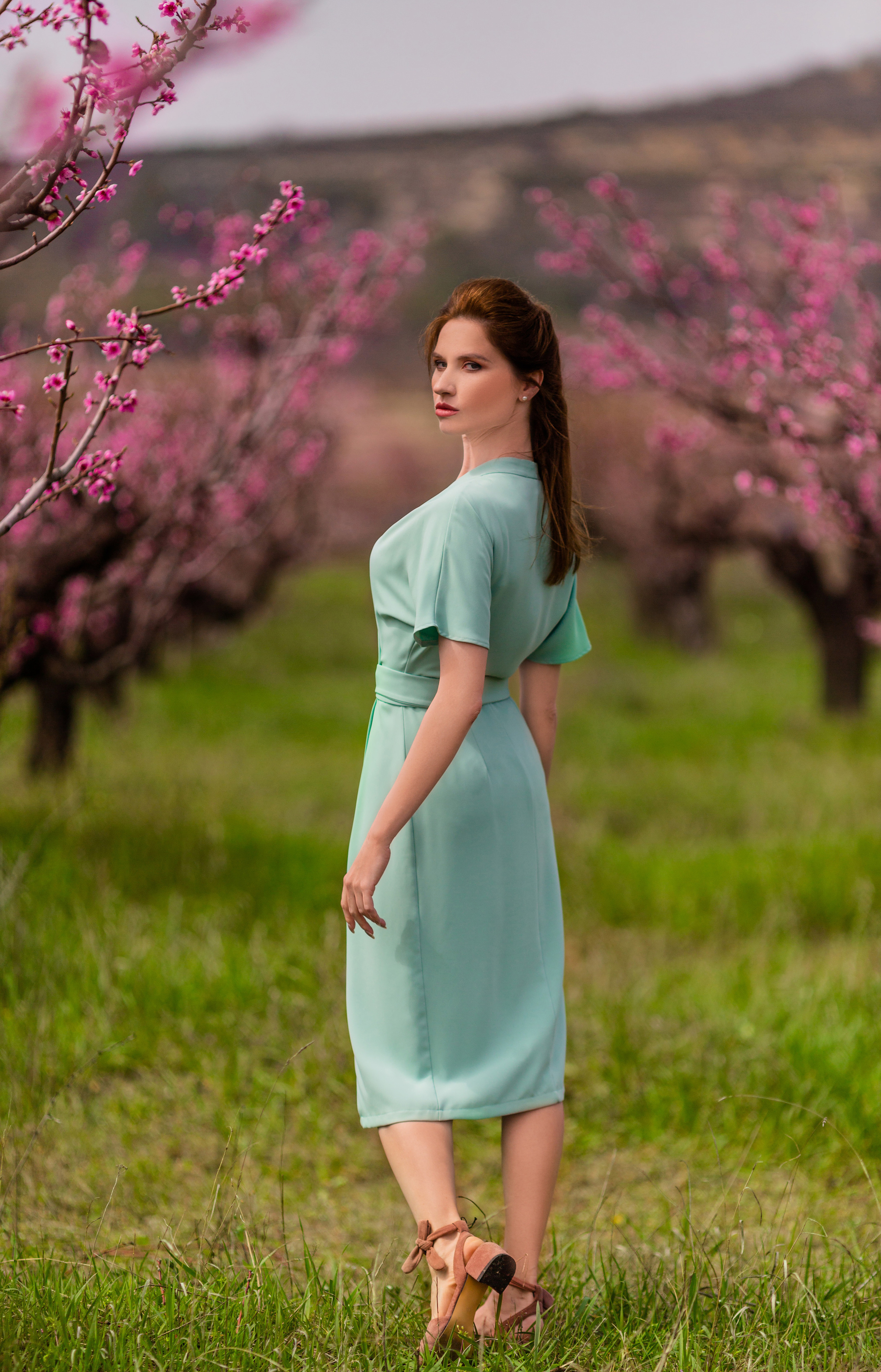 Фотосессия в персиковых садах в Бахчисарае. Свадебный и семейный Фотограф в Крыму и Симферополе Виктория Максимова