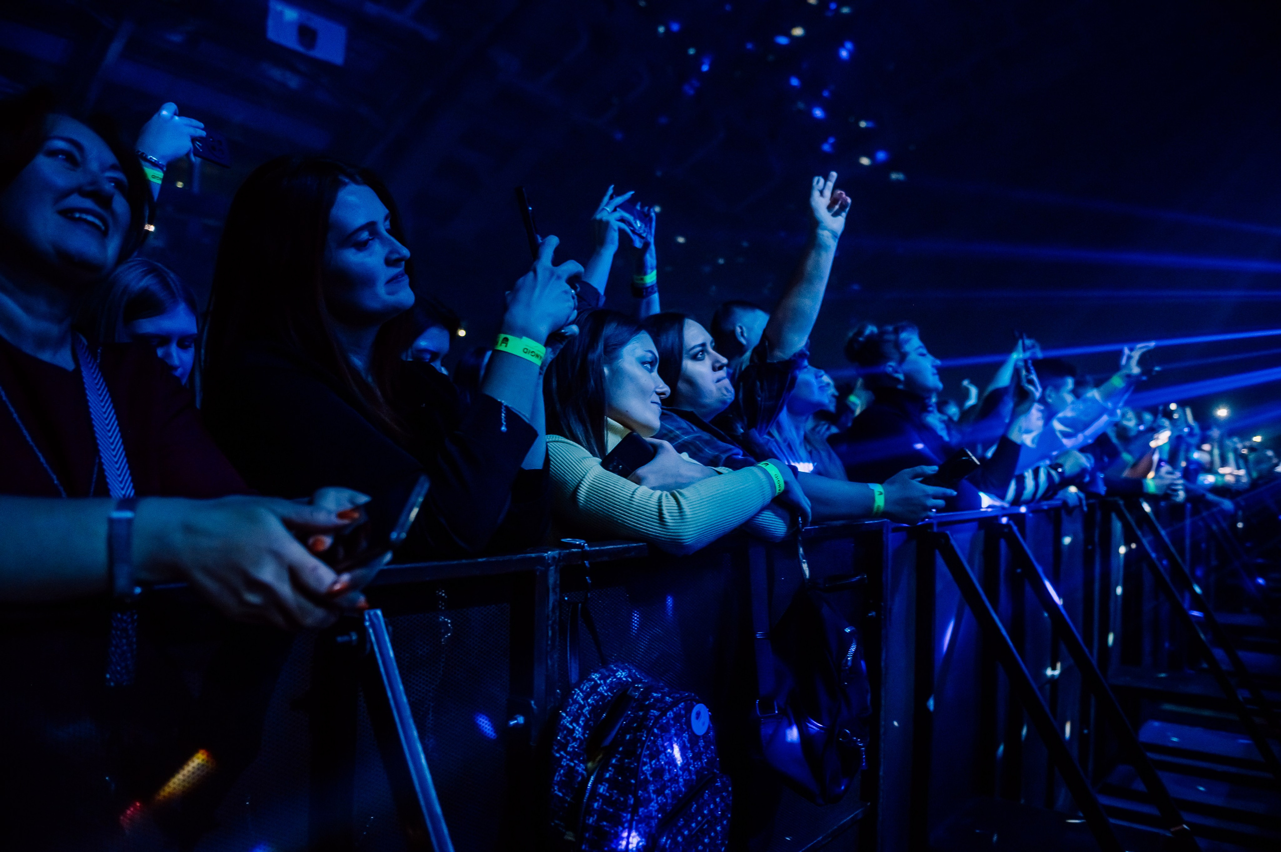 Руки вверх в Ледовом Дворце 15.11.2025. Детский фотограф, семейный фотограф и репортажи в Кемерово