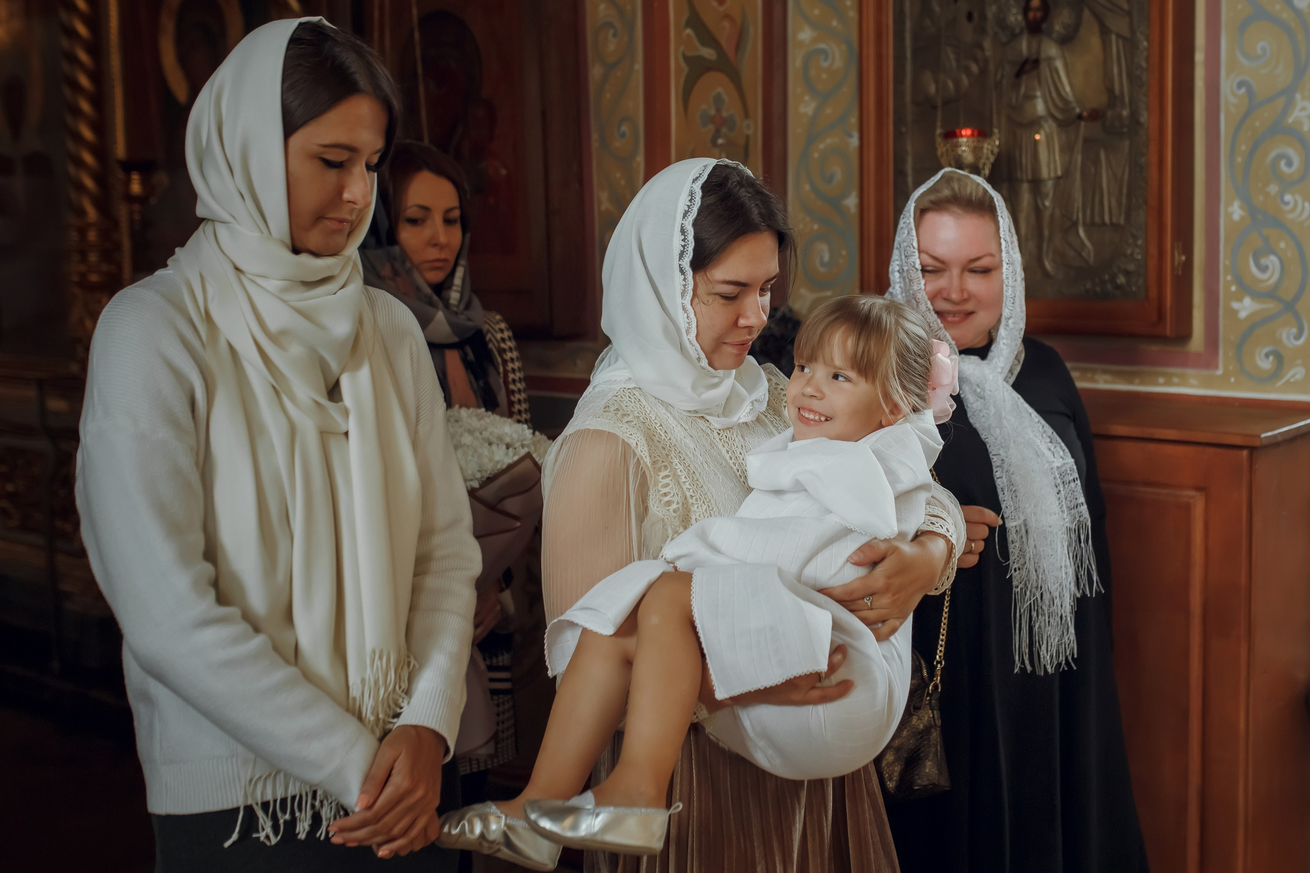 Крещение Мирославы. Фотограф на Крещение, семейный фотограф в Москве