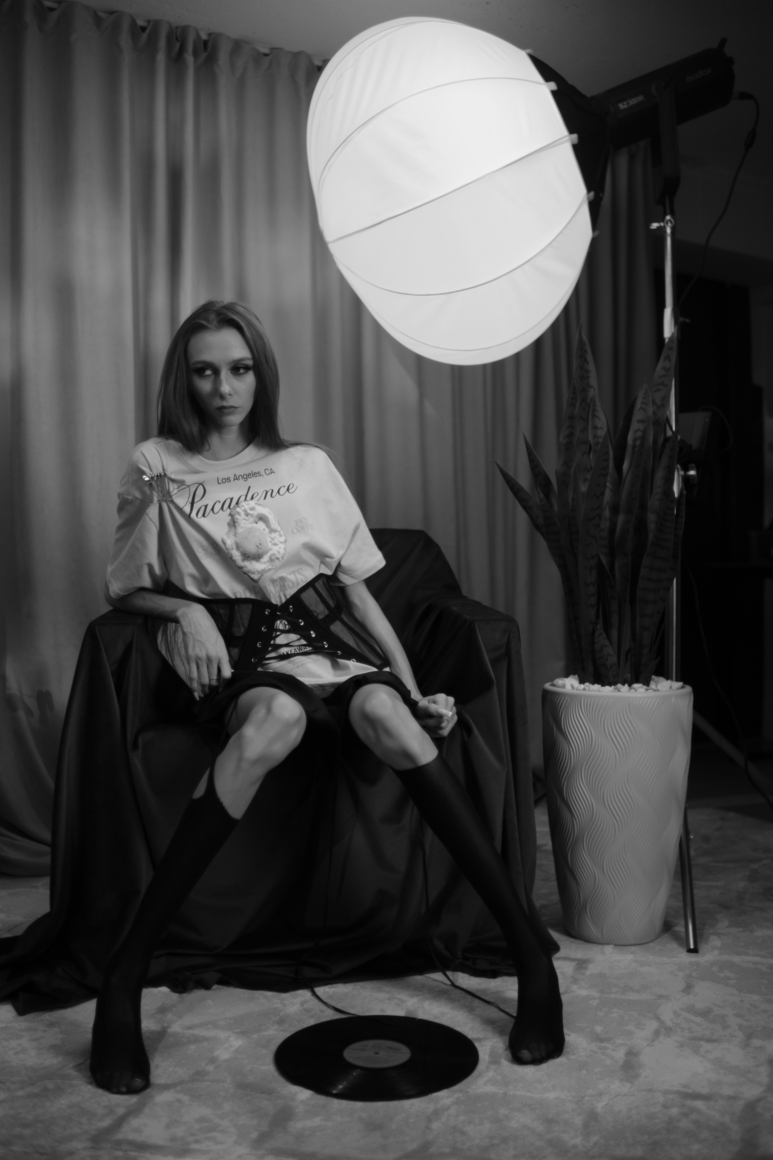 Натали и пластинки. Фотограф Коробова Екатерина