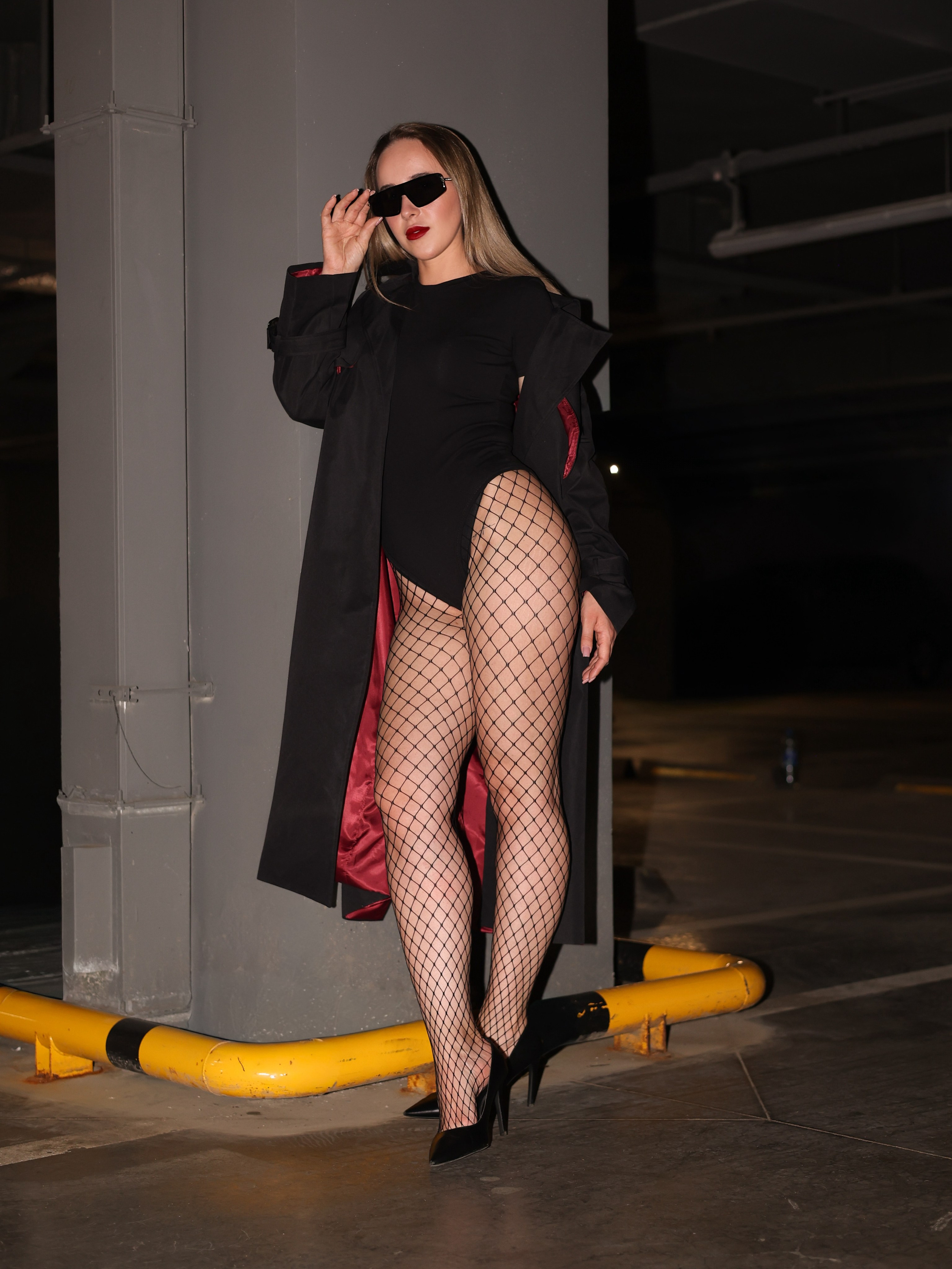 Майя на парковке. Фотограф ANNA GEREIHAN