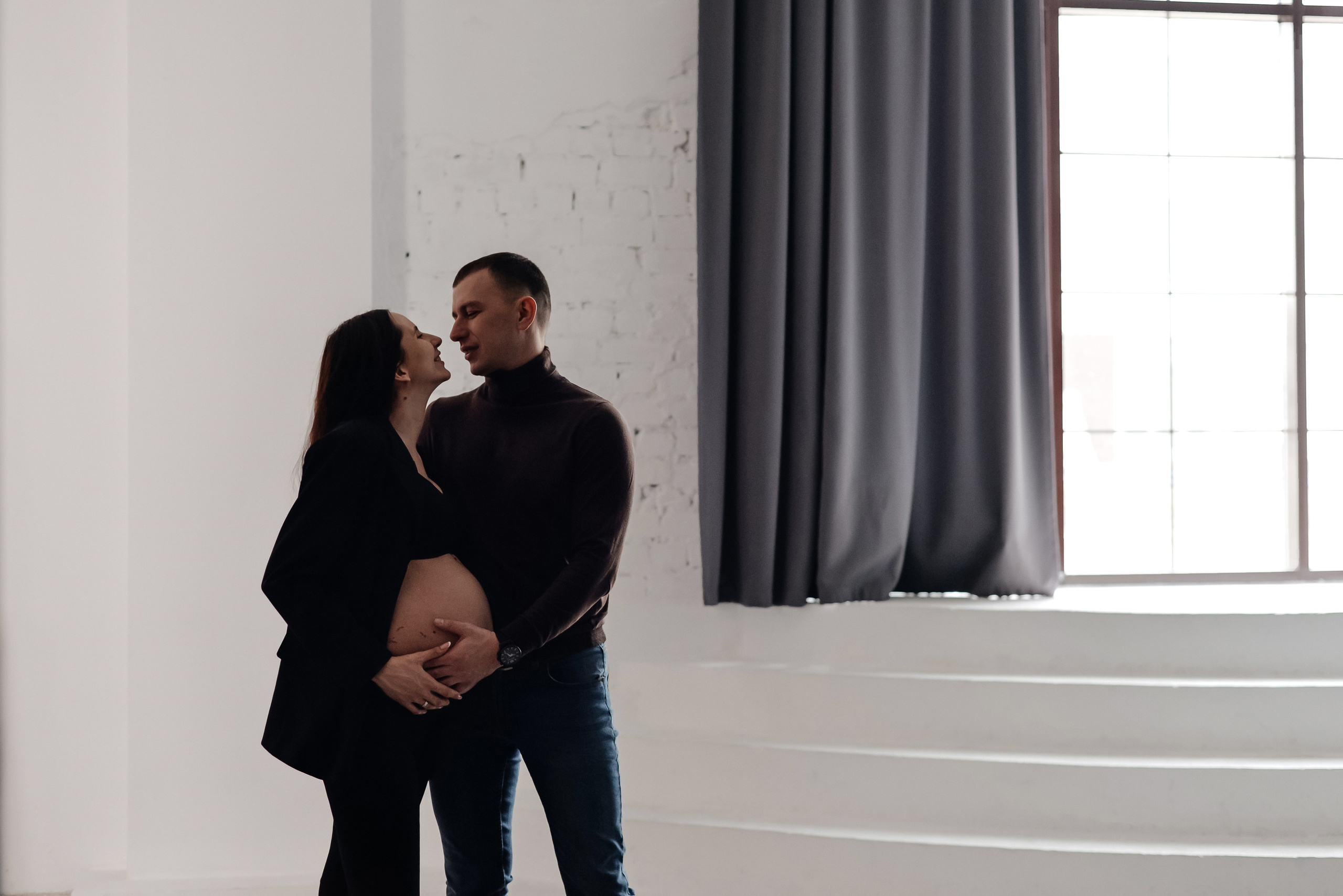 Наташа и Леша в студии Теплопункт. Семейный и свадебный фотограф Галина Абакумова, фотосессии в Белгороде