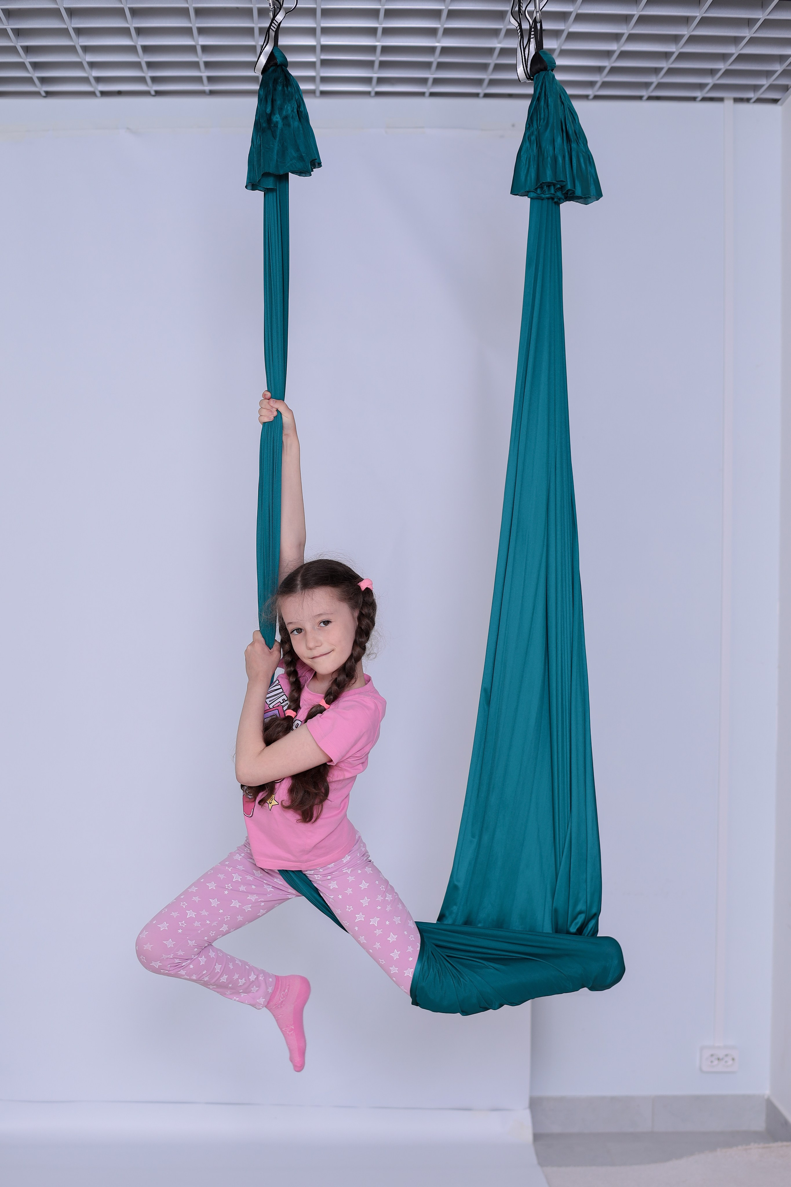 Детская аэройога. Фотограф Надршина Лилия