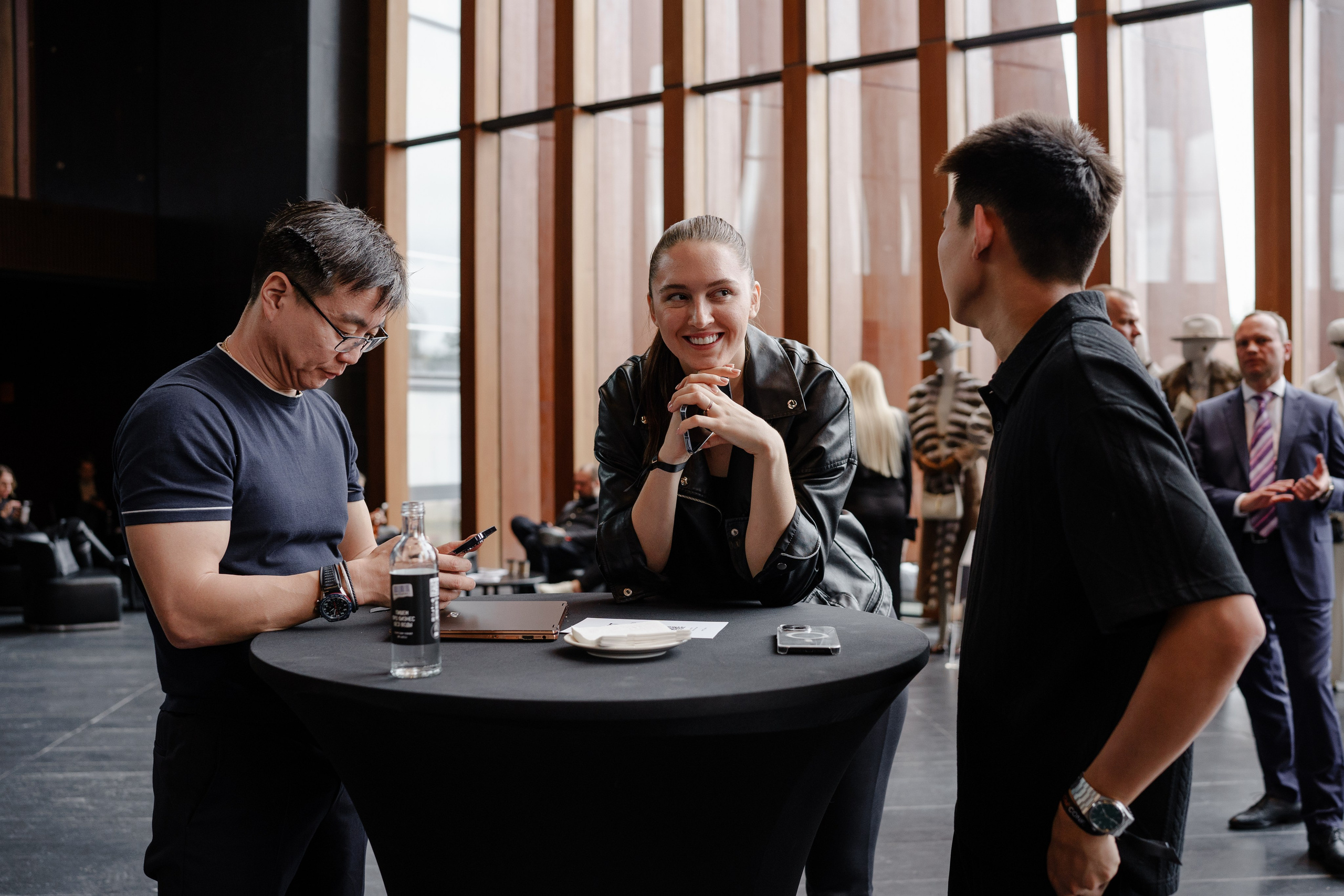 Фотограф репортажный на конференцию/форум в Москве. Репортажный фотограф в Москве Саша Дружинина
