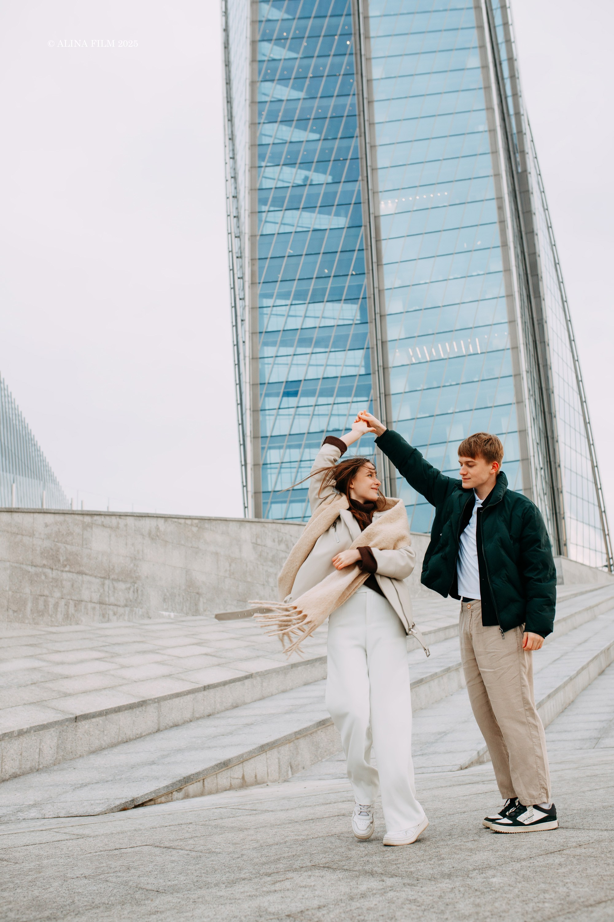 Фотосессия у Лахты (лавстори). Фотограф в Санкт-Петербурге Alina Film