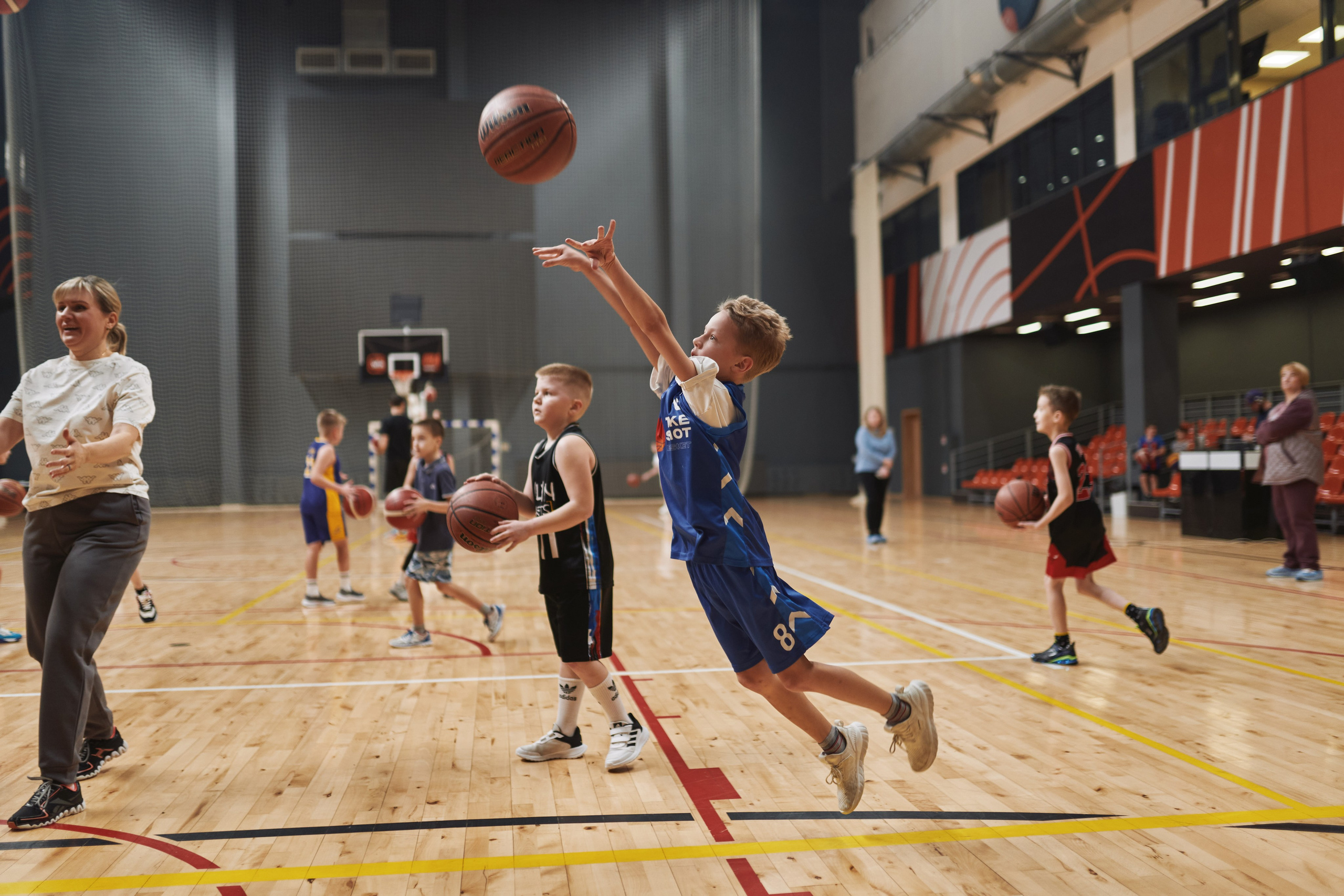 Новогодний баскетбол 2025. Детская лига. Евгений Бреча. Коммерческий и бэкстейдж фотограф в Москве