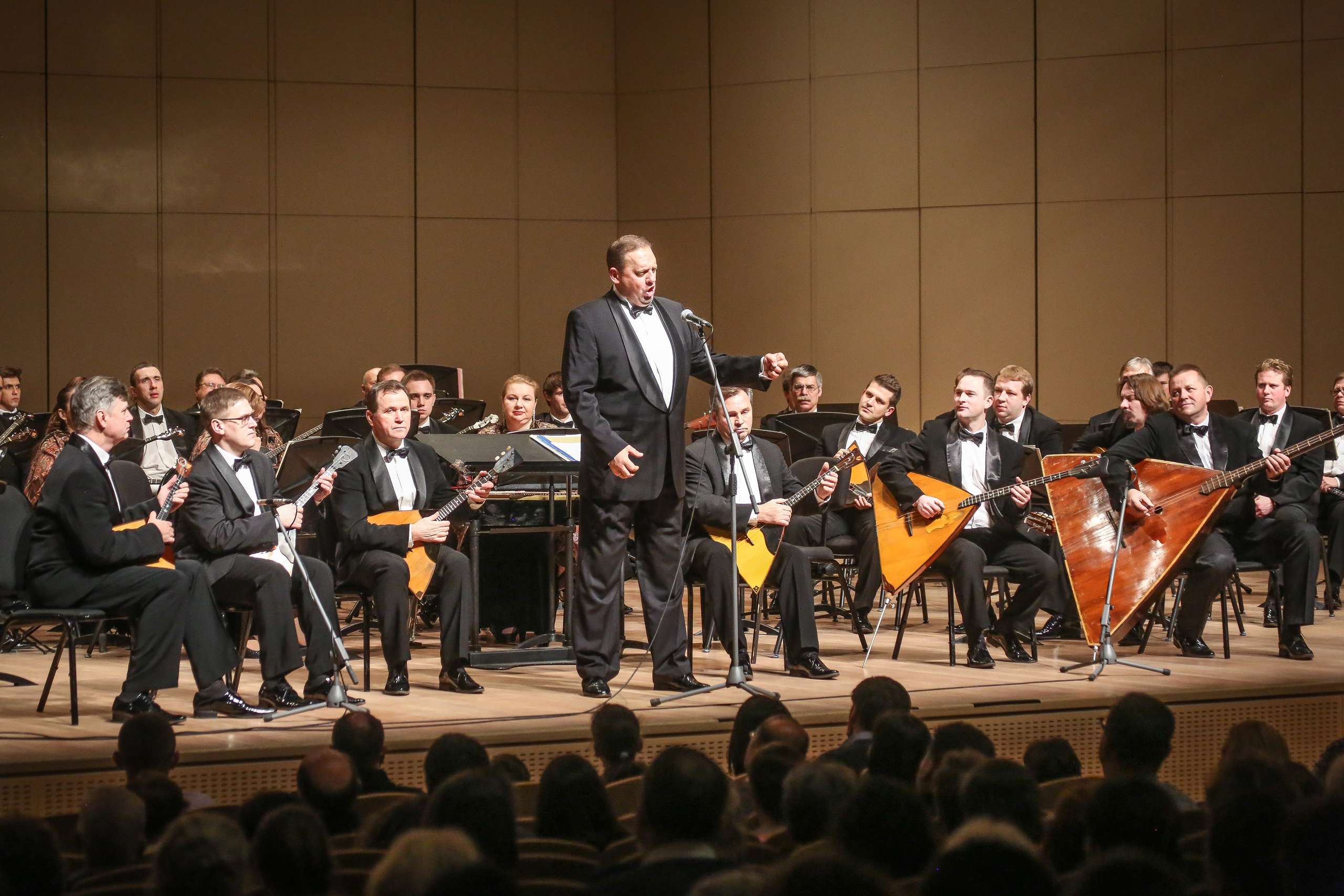 Концерт «Король репортеров» с Дмитрием Назаровым. Дарья Письменюк / Darya Leitstern — фотограф, музыкант, журналист, путешественник