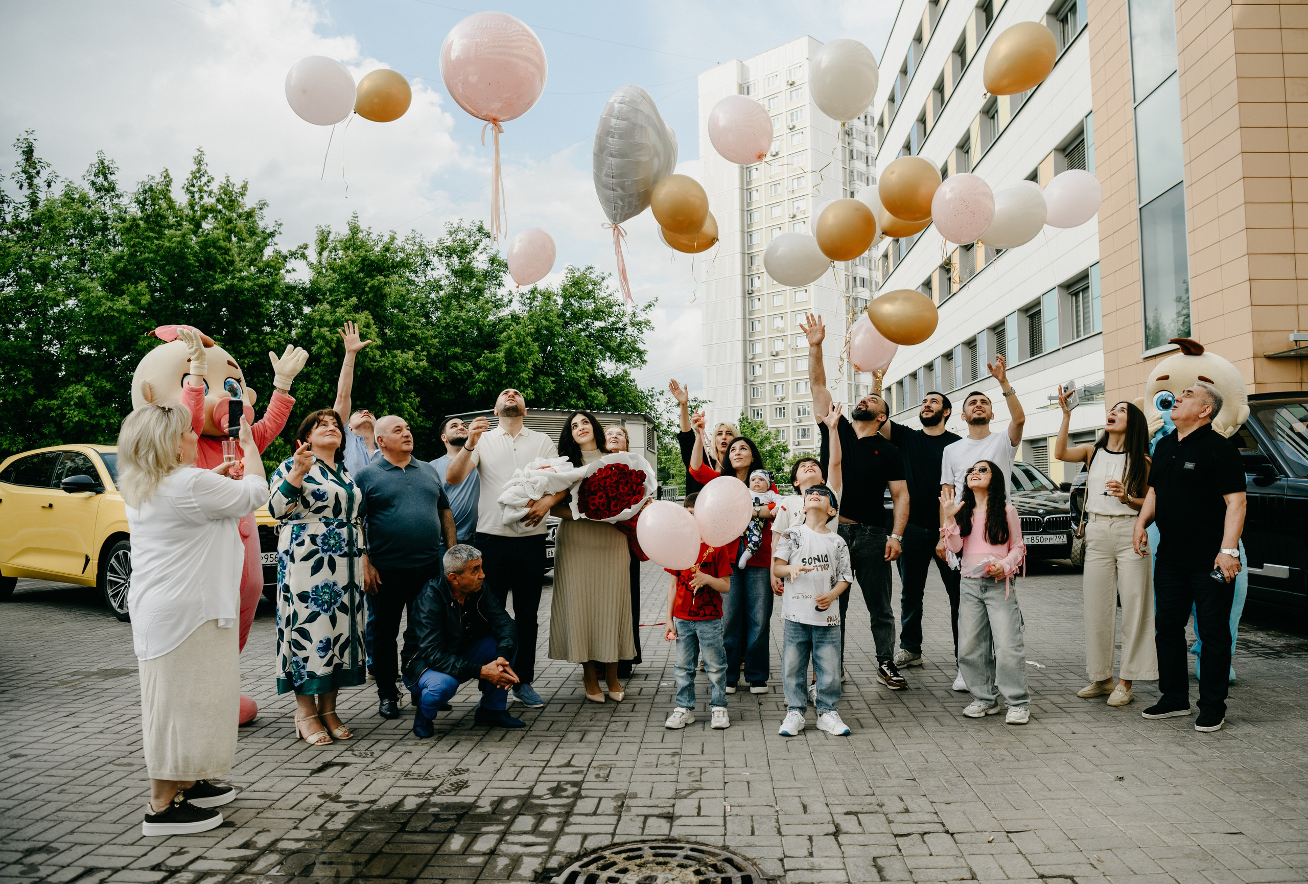 Выписка Амелии в ФГБУ Кулакова. Фотограф на выписку из роддома в Москве и МО