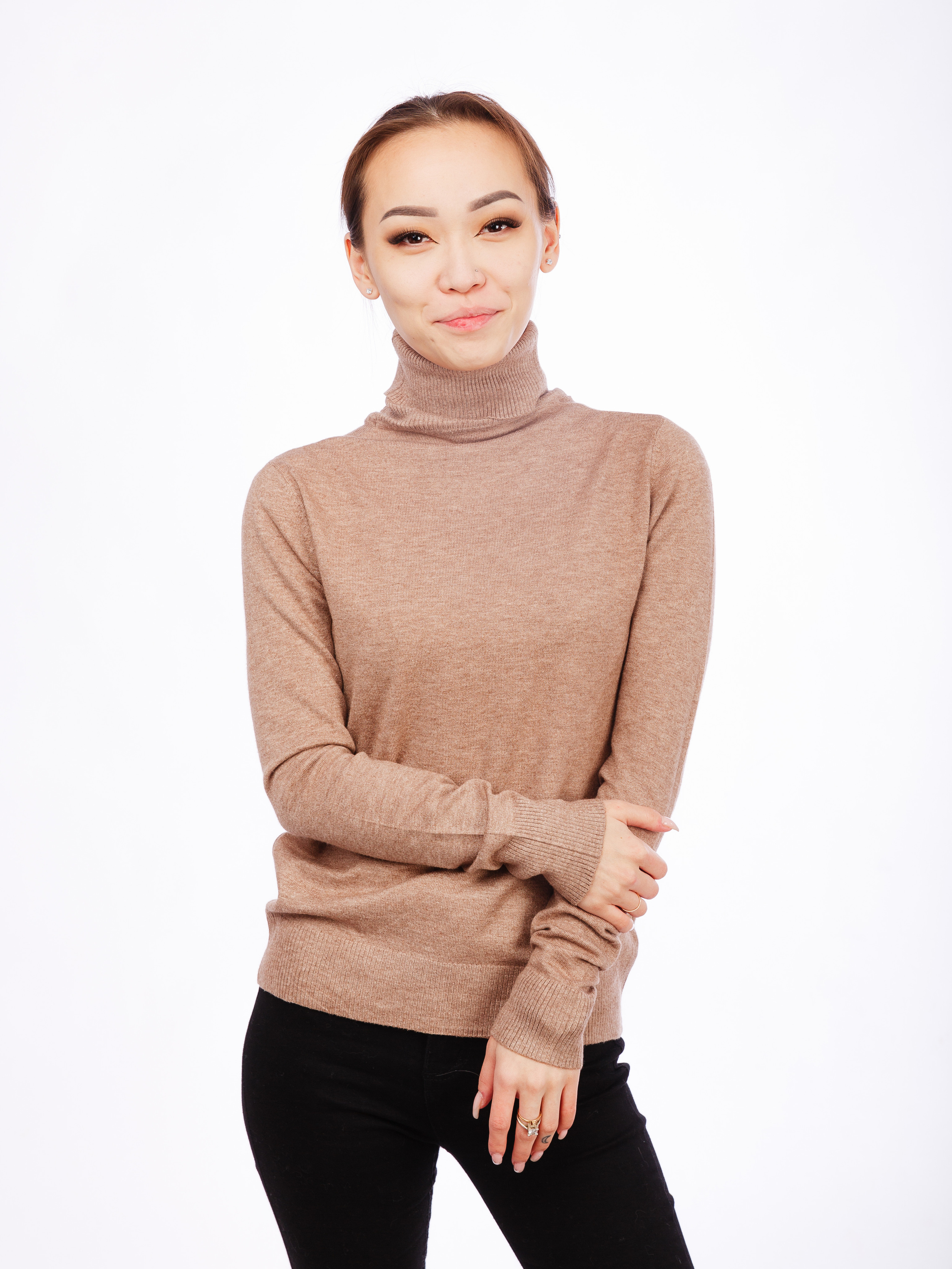 Профессиональный фотограф в Санкт-Петербурге. Студийная фотосъёмка детской и спортивной одежды на моделях для каталогов, маркетплейсов, сайтов и печатной рекламной продукции. Фотограф в Санкт-Петербурге, Сергей Пушкин.