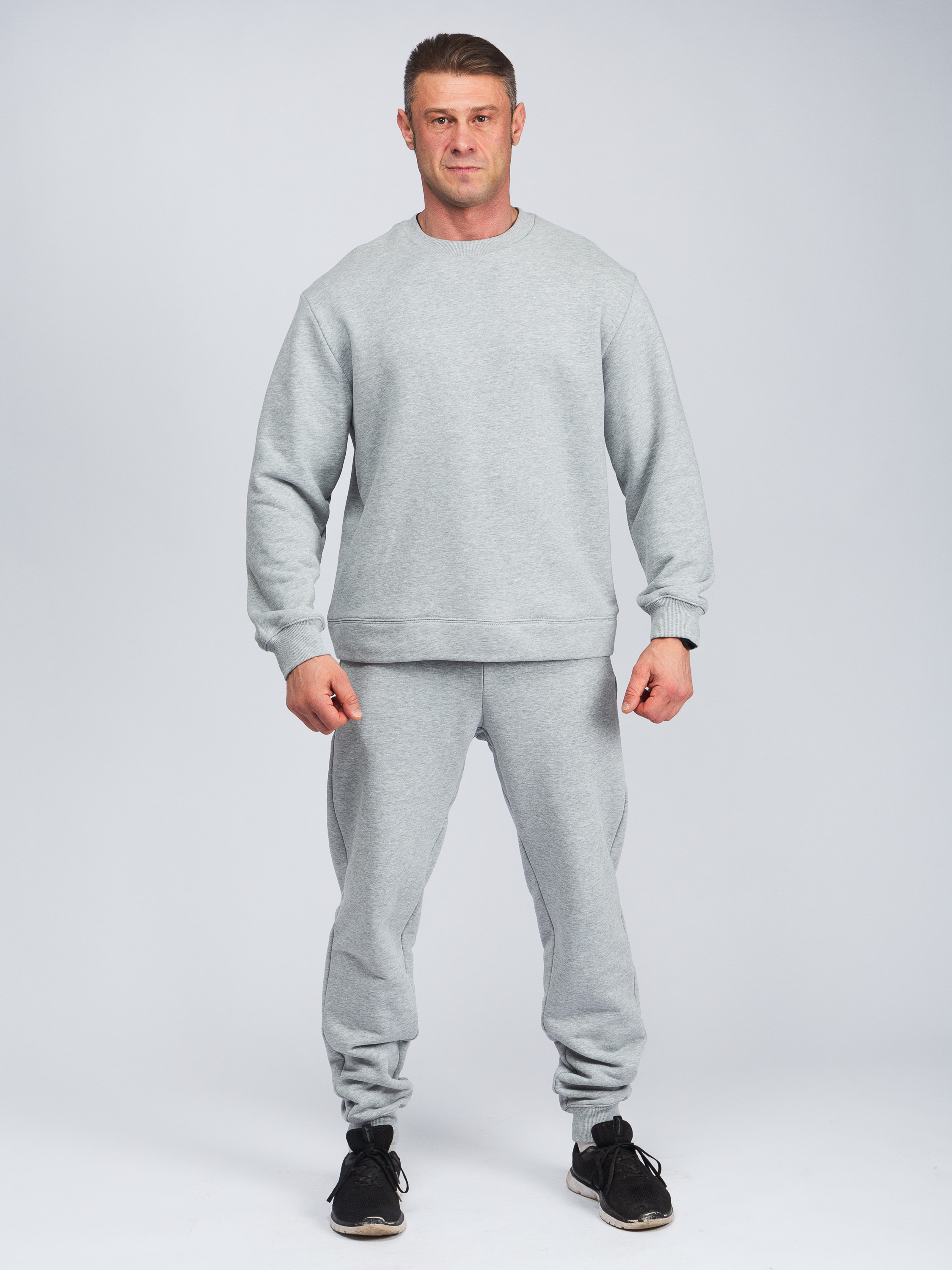 Фотосъёмка спортивной одежды для маркетплейсов, сайтов и соцсетей. Фото для каталога. Мужская одежда. Художественный портрет. Портфолио. Модельные тесты. Портретный фотограф Сергей Пушкин.  Портретная фотосессия. Профессиональный фотограф в Санкт-Петербурге. Студийная фотография. Выездная фотостудия. Студийная фотосесия.СПб. Portrait photographer in Saint-Petersburg, Russia. Фотосъемка для Ozon, wildberries. 