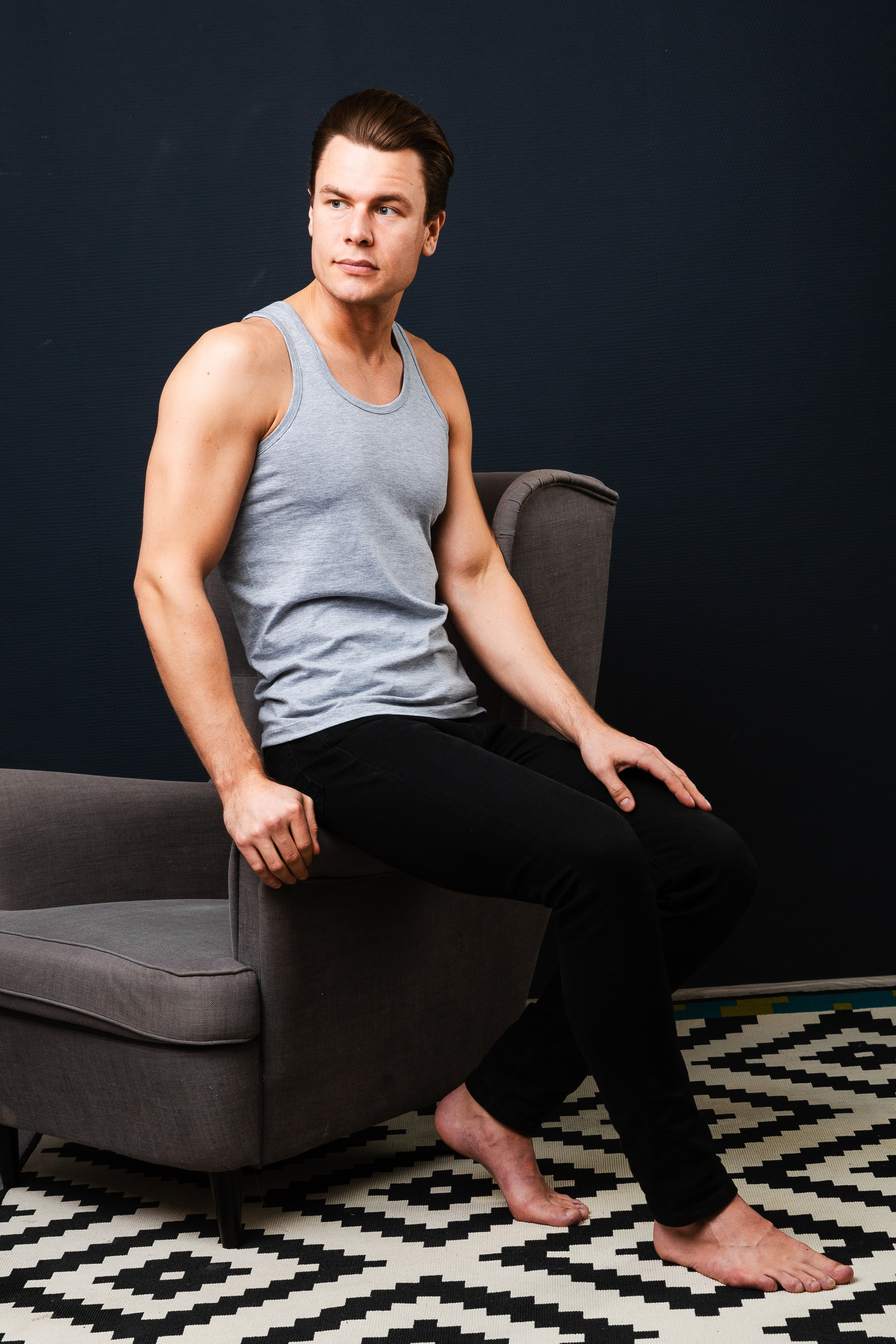 Фотосъёмка одежды для маркетплейсов, сайтов и соцсетей. Фото для каталога. Мужская одежда. Художественный портрет. Портфолио. Модельные тесты. Портретный фотограф Сергей Пушкин.  Портретная фотосессия. Профессиональный фотограф в Санкт-Петербурге. Студийная фотография. Выездная фотостудия. Студийная фотосесия.СПб. Portrait photographer in Saint-Petersburg, Russia. Фотосъемка для Ozon, wildberries. 