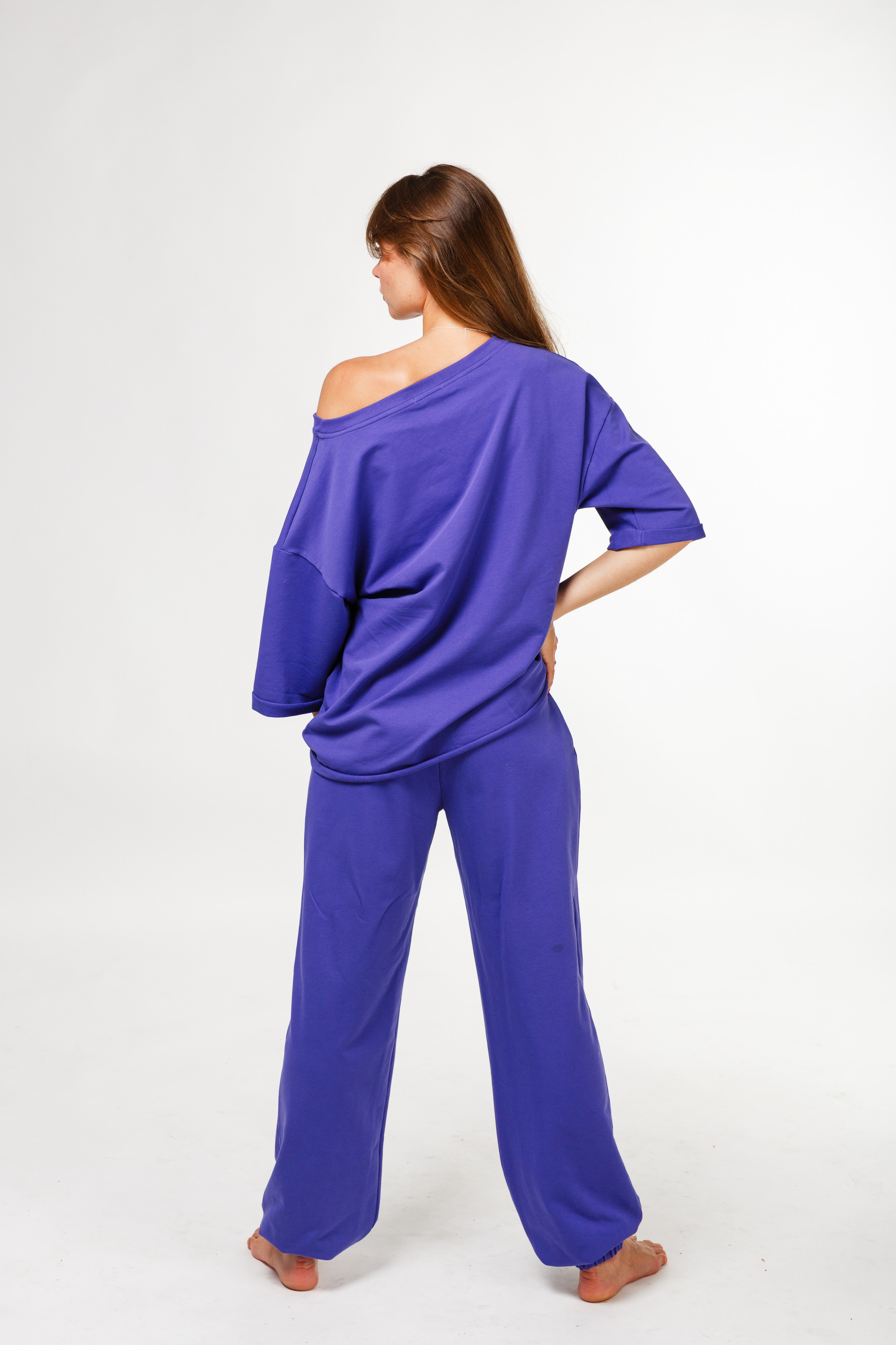 Профессиональный фотограф в Санкт-Петербурге. Студийная фотосъёмка детской и спортивной одежды на моделях для каталогов, маркетплейсов, сайтов и печатной рекламной продукции. Одежда для дома и спорта. Студийная фотосессия для маркетплейсов и соцсетей.