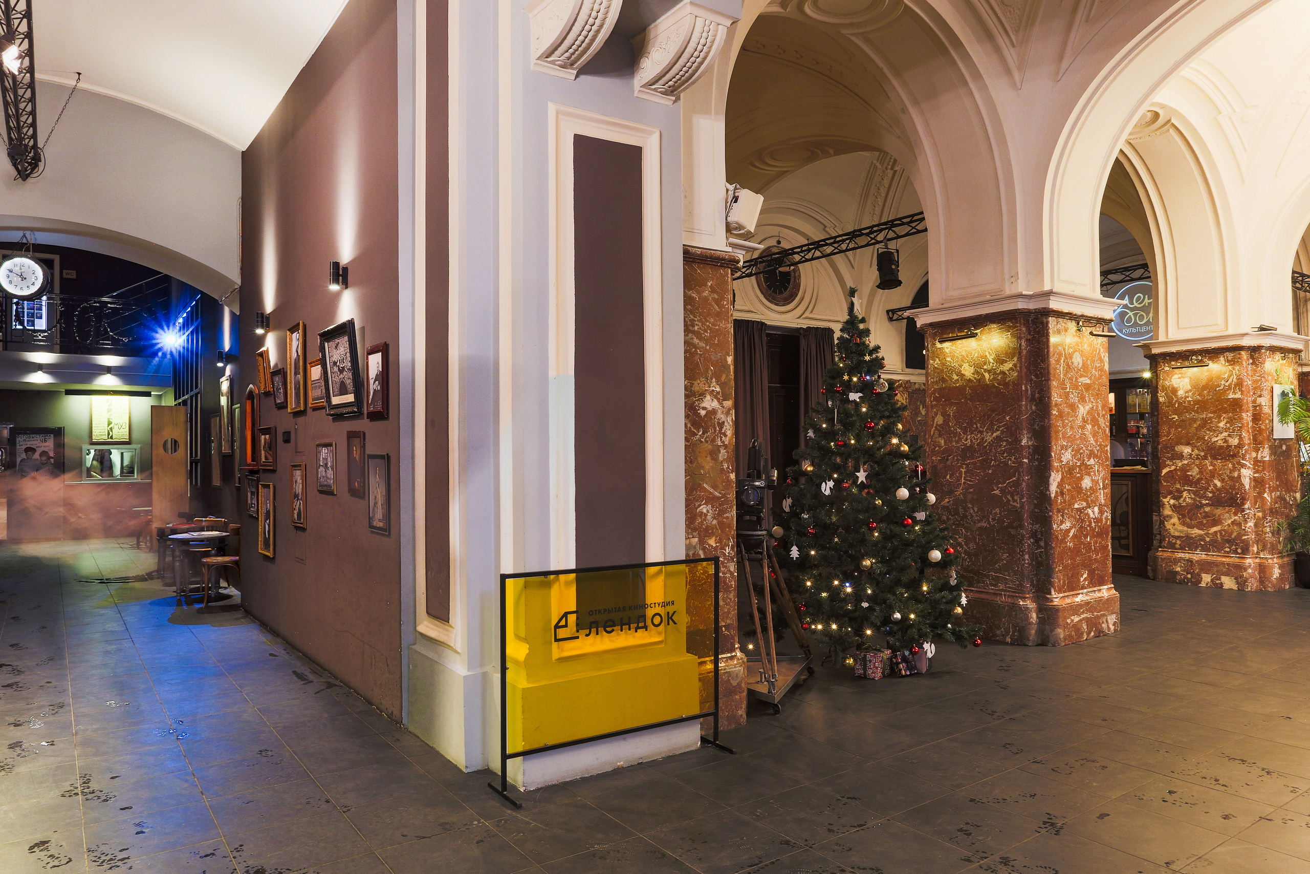 Рекламный фотограф в Санкт-Петербурге. Интерьерная фотосъемка. Фотограф Сергей Пушкин. СПб. Фото для сайтов и полиграфии. Сотрудничество агенства. Фотосъемка ресторанов, арт-пространств и частных помещений. Photographer  in Saint-Petersburg, Russia.